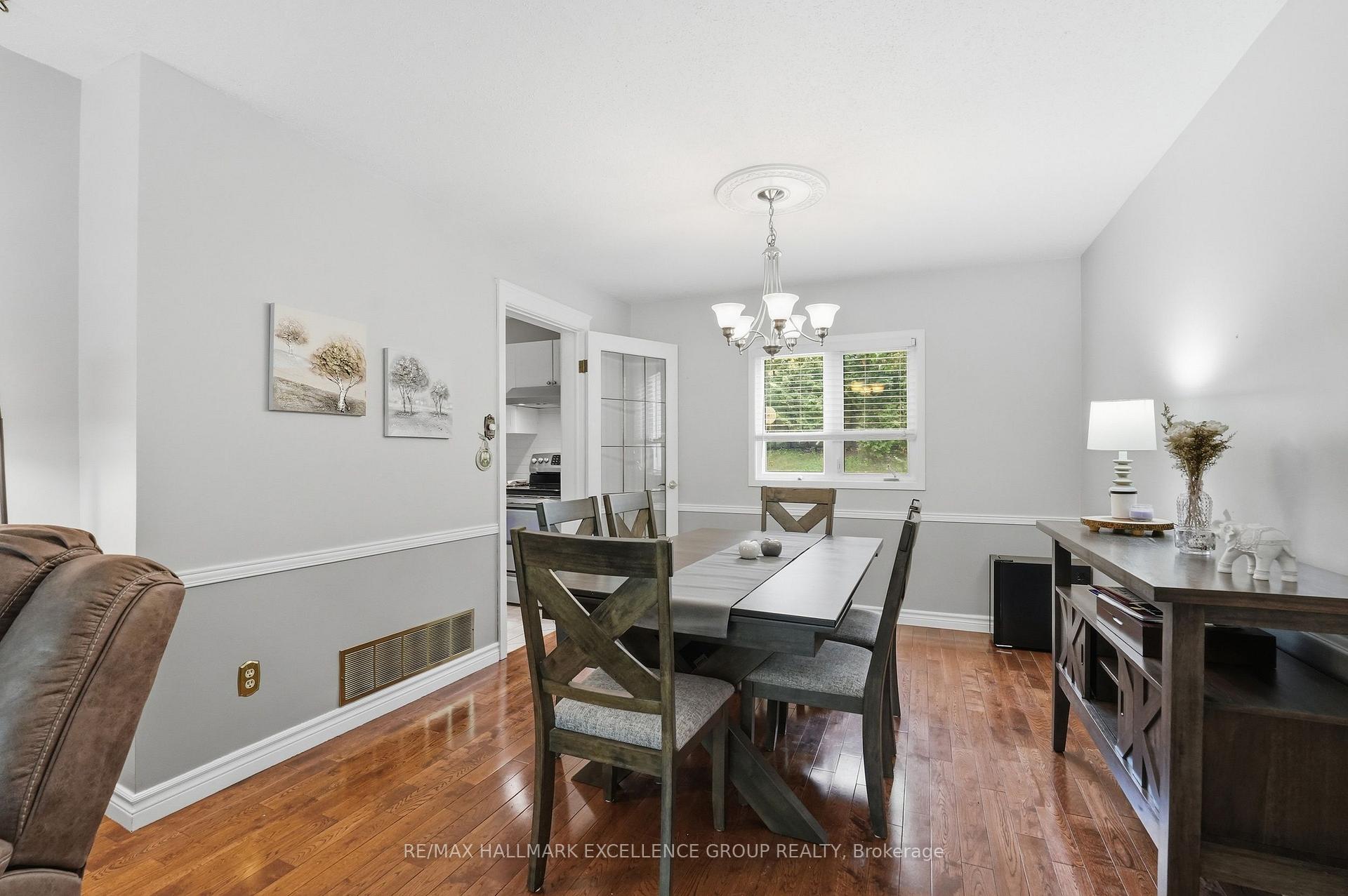 Photo 10 of 6126 Vineyard Drive, Ottawa, Convent Glen — HOMEH