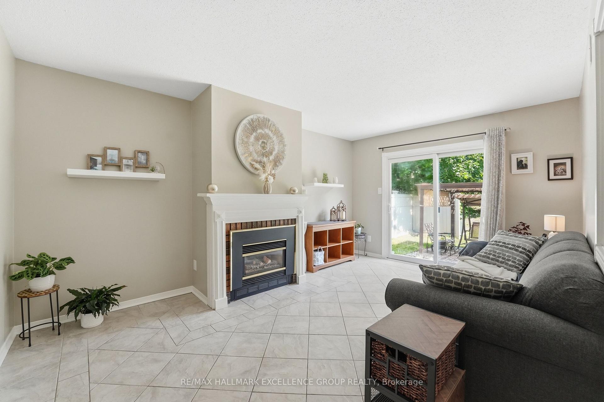 Photo 18 of 6126 Vineyard Drive, Ottawa, Convent Glen — HOMEH