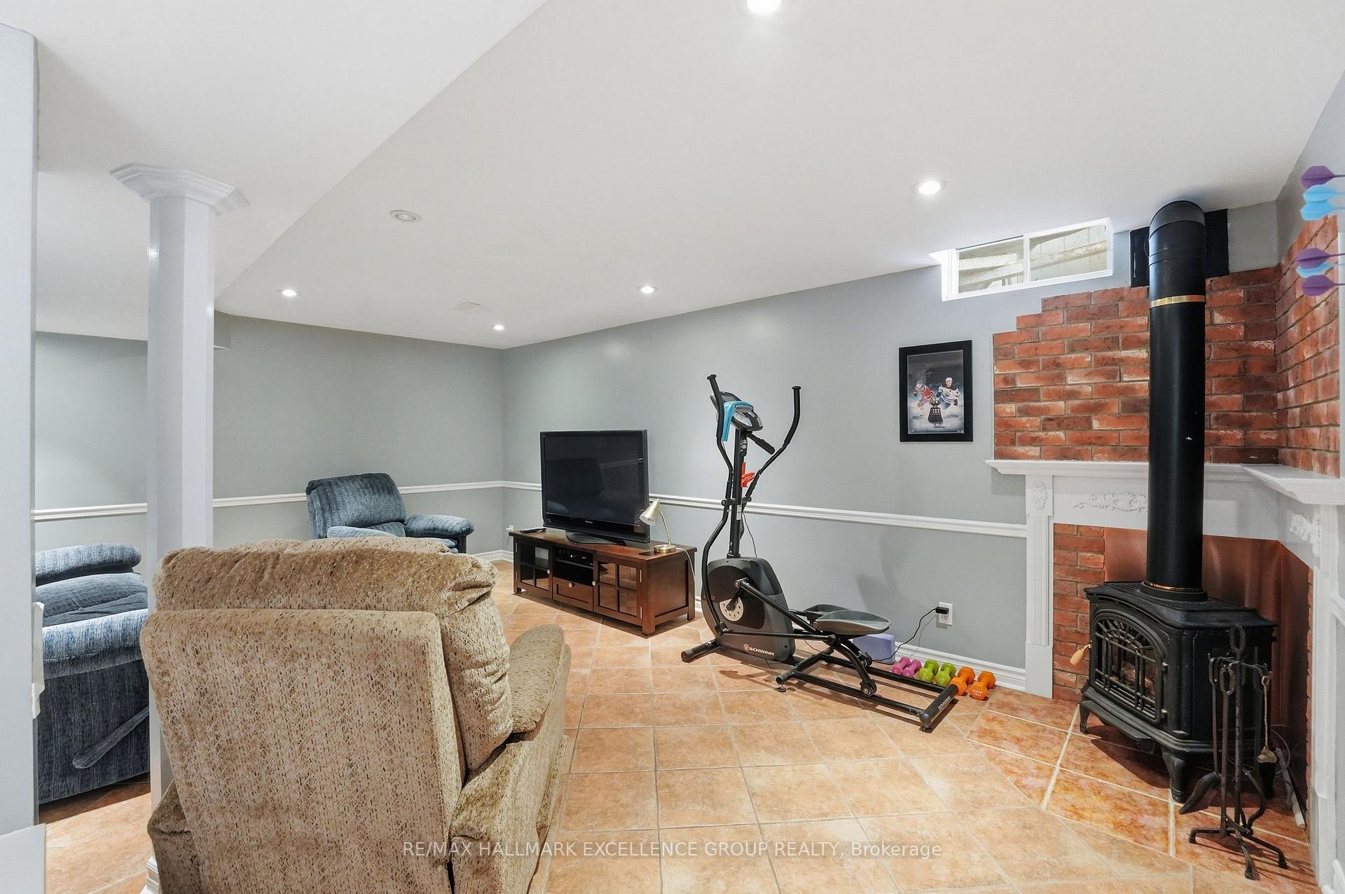 Photo 35 of 6126 Vineyard Drive, Ottawa, Convent Glen — HOMEH