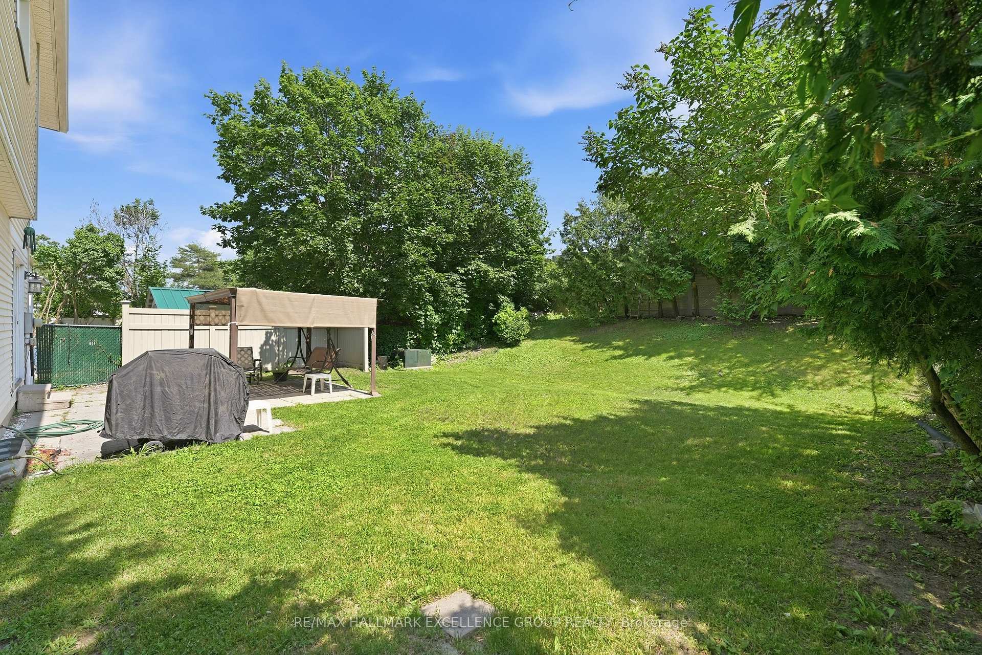 Photo 42 of 6126 Vineyard Drive, Ottawa, Convent Glen — HOMEH