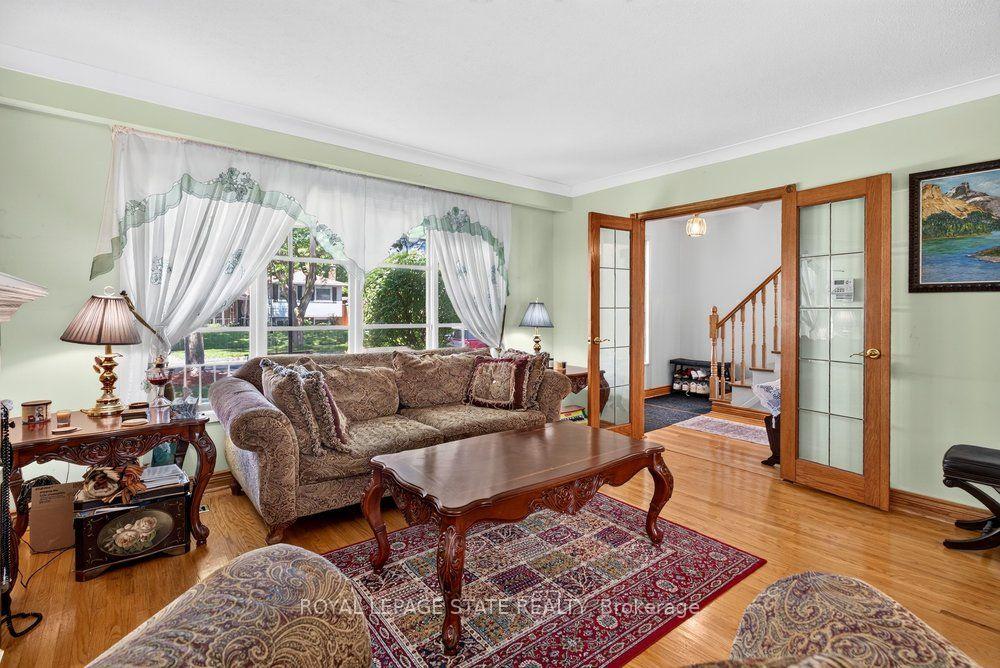 Photo 3 of 2440 Cyprus Avenue, Burlington, Mountainside — HOMEH