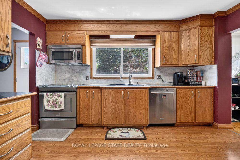 Photo 5 of 2440 Cyprus Avenue, Burlington, Mountainside — HOMEH