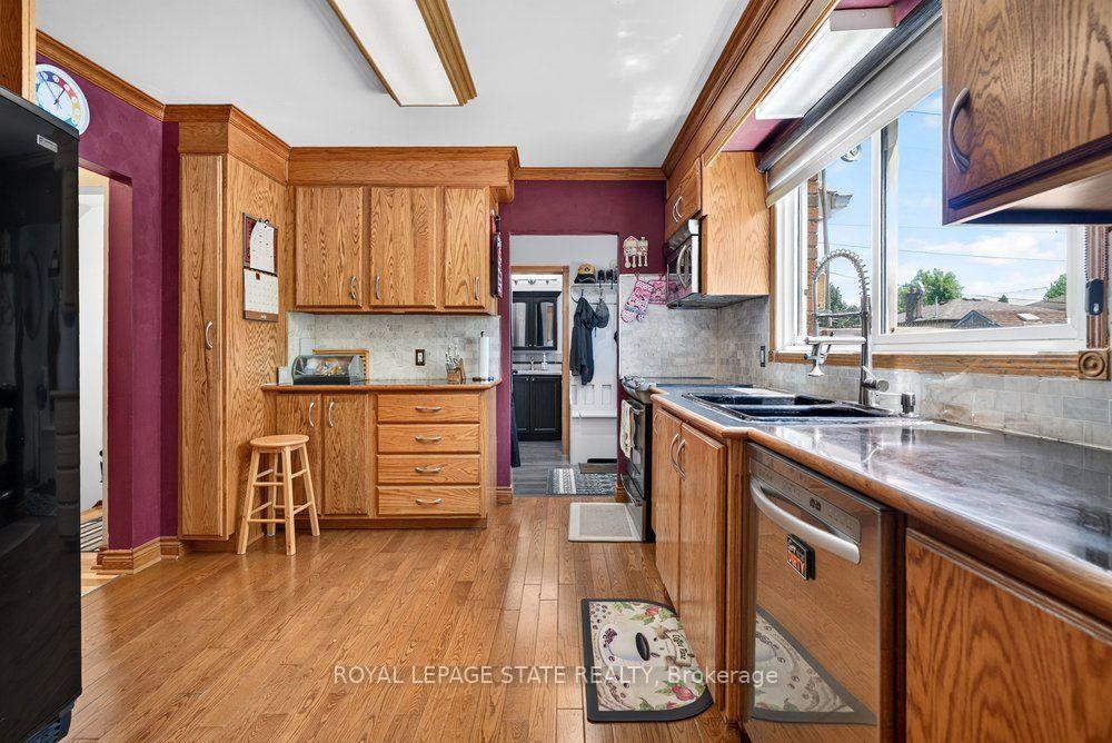 Photo 15 of 2440 Cyprus Avenue, Burlington, Mountainside — HOMEH