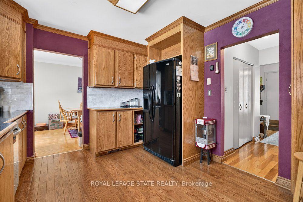 Photo 17 of 2440 Cyprus Avenue, Burlington, Mountainside — HOMEH