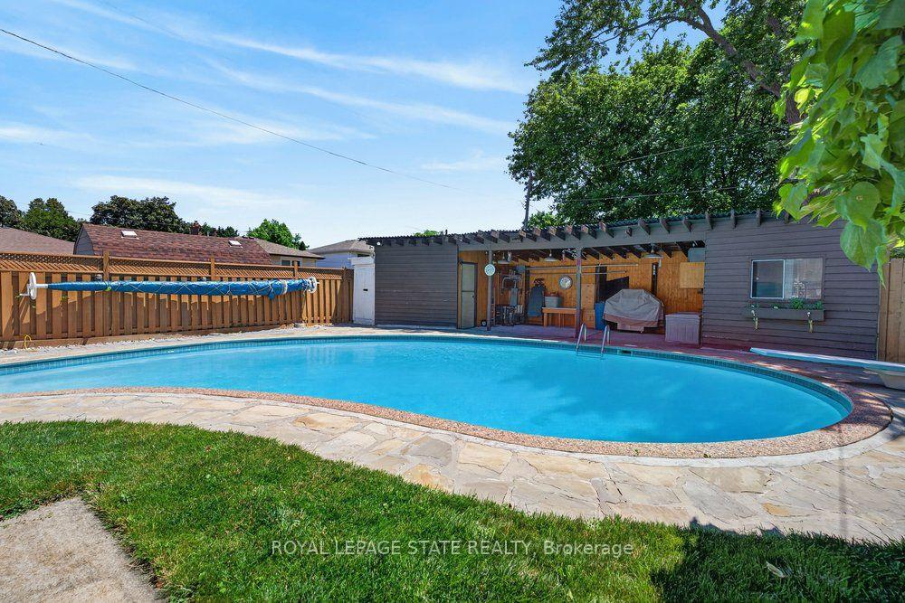 Photo 35 of 2440 Cyprus Avenue, Burlington, Mountainside — HOMEH