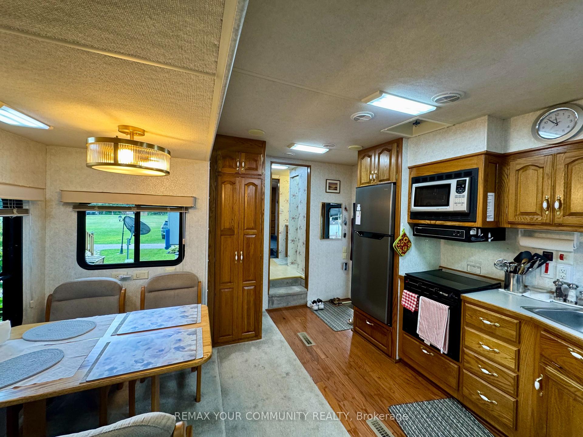 Photo 5 of Unit 33, 285 Crydermans Side Road, Georgina, Baldwin — HOMEH