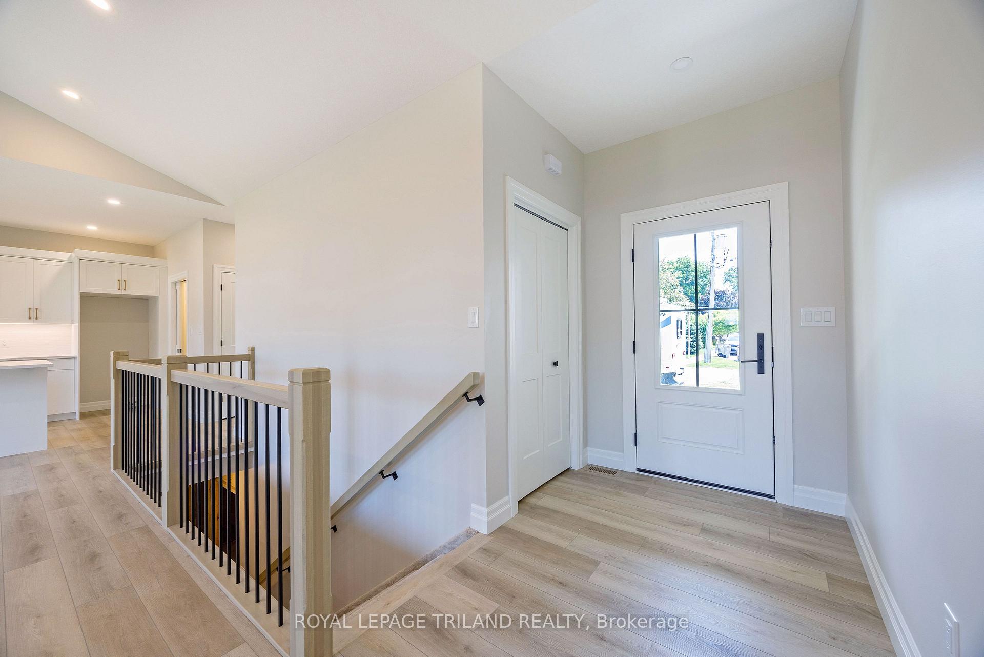 Photo 3 of 193 Catherine Street, North Middlesex, Parkhill — HOMEH