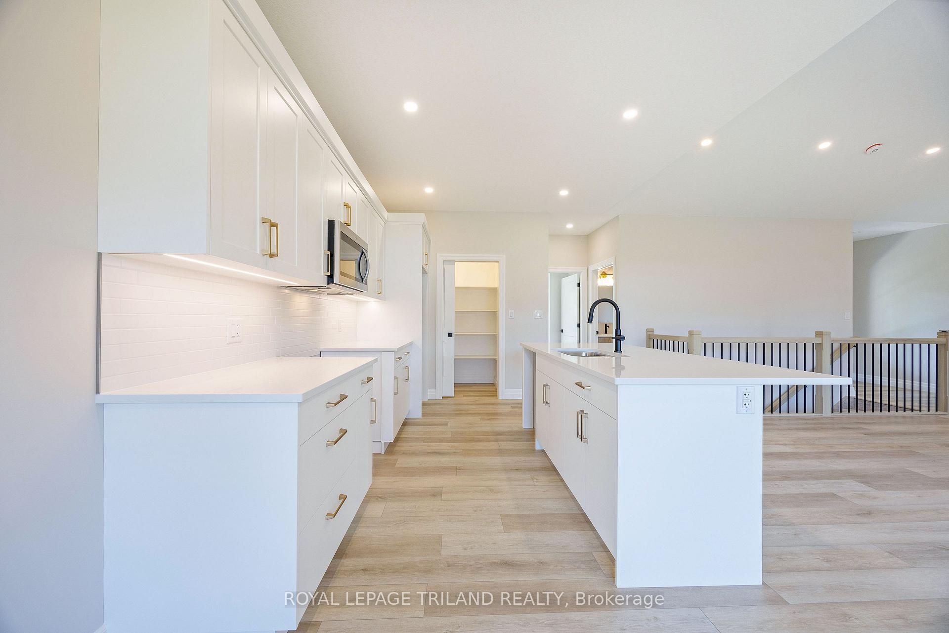 Photo 9 of 193 Catherine Street, North Middlesex, Parkhill — HOMEH