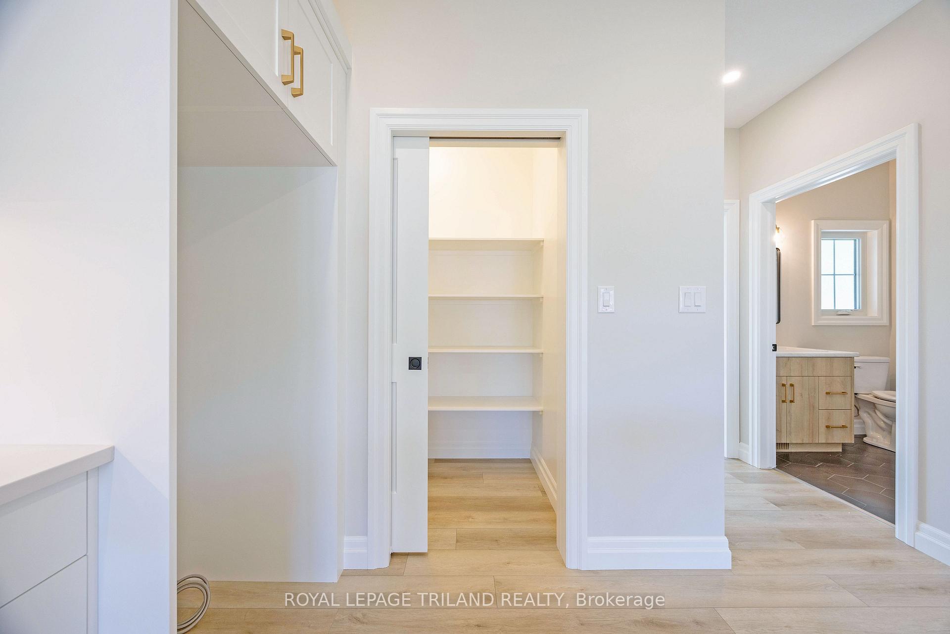 Photo 11 of 193 Catherine Street, North Middlesex, Parkhill — HOMEH