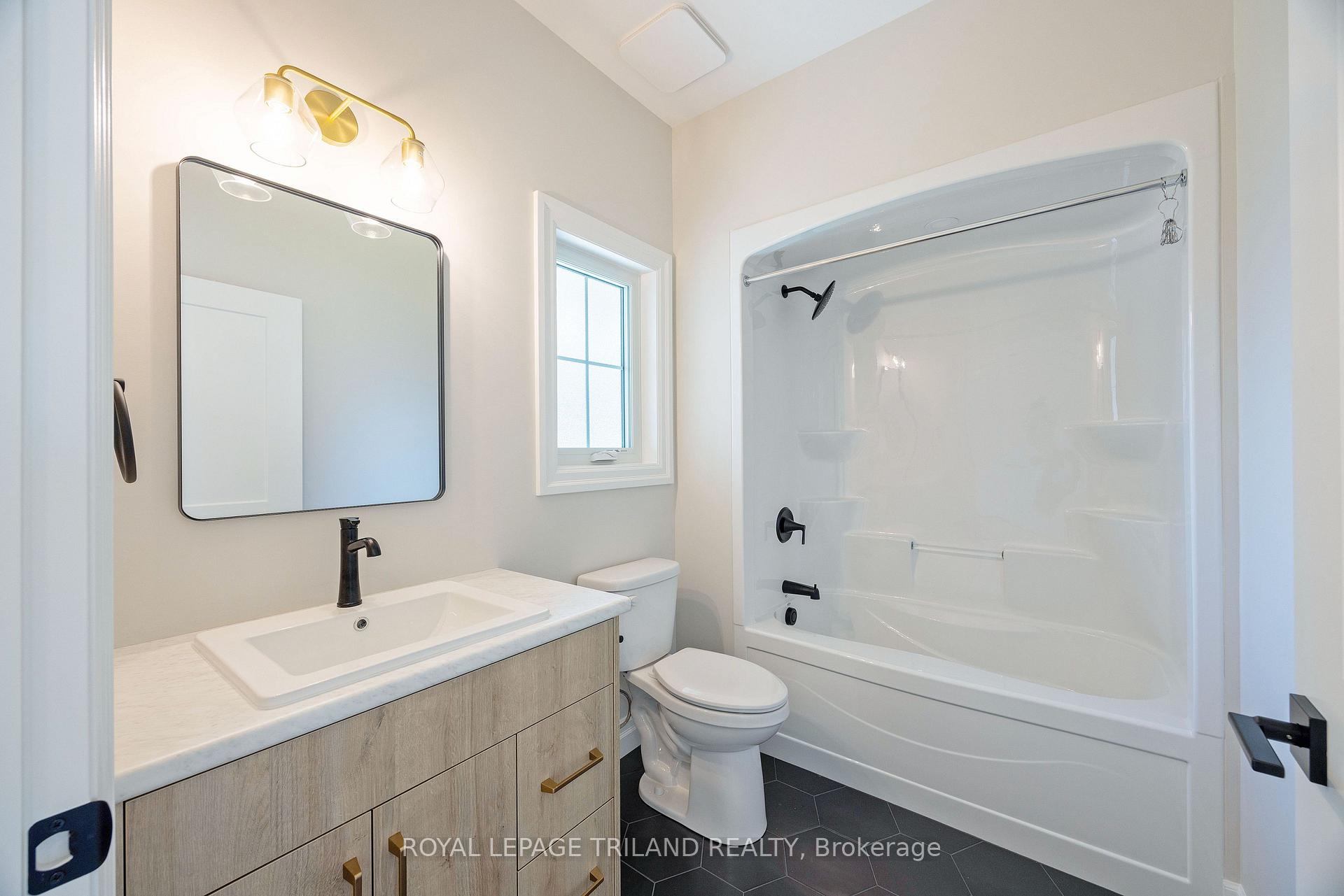 Photo 17 of 193 Catherine Street, North Middlesex, Parkhill — HOMEH