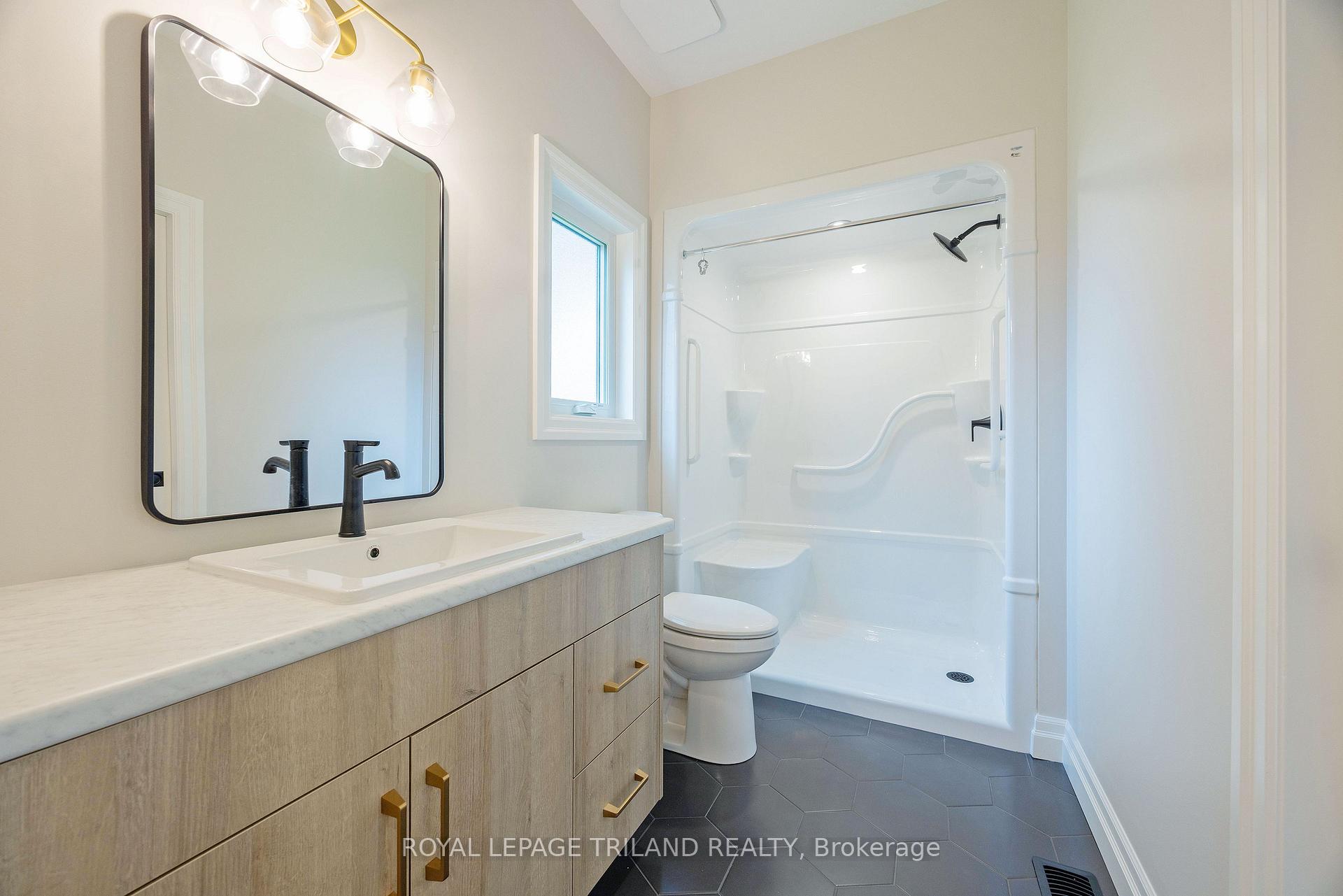 Photo 22 of 193 Catherine Street, North Middlesex, Parkhill — HOMEH