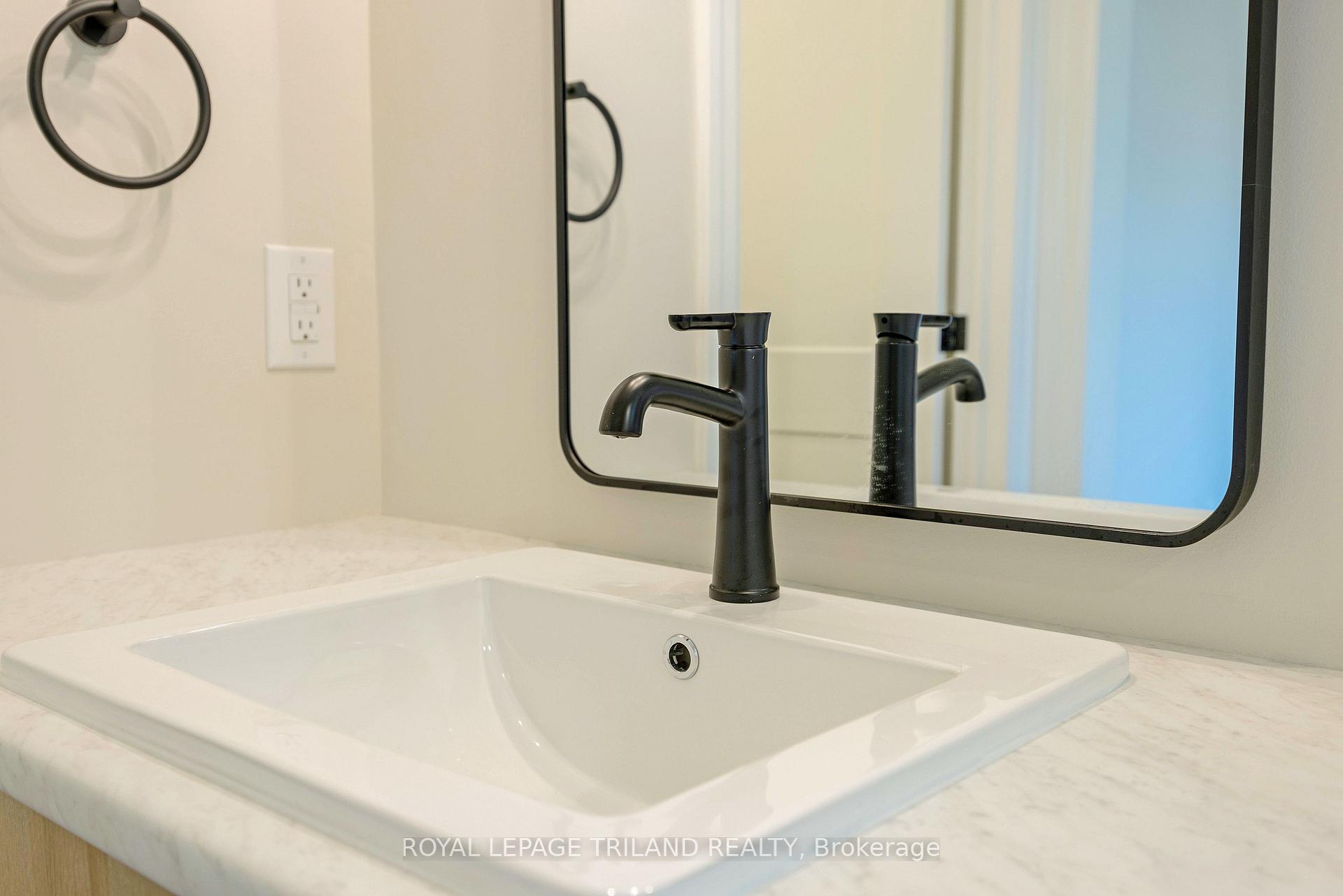 Photo 25 of 193 Catherine Street, North Middlesex, Parkhill — HOMEH