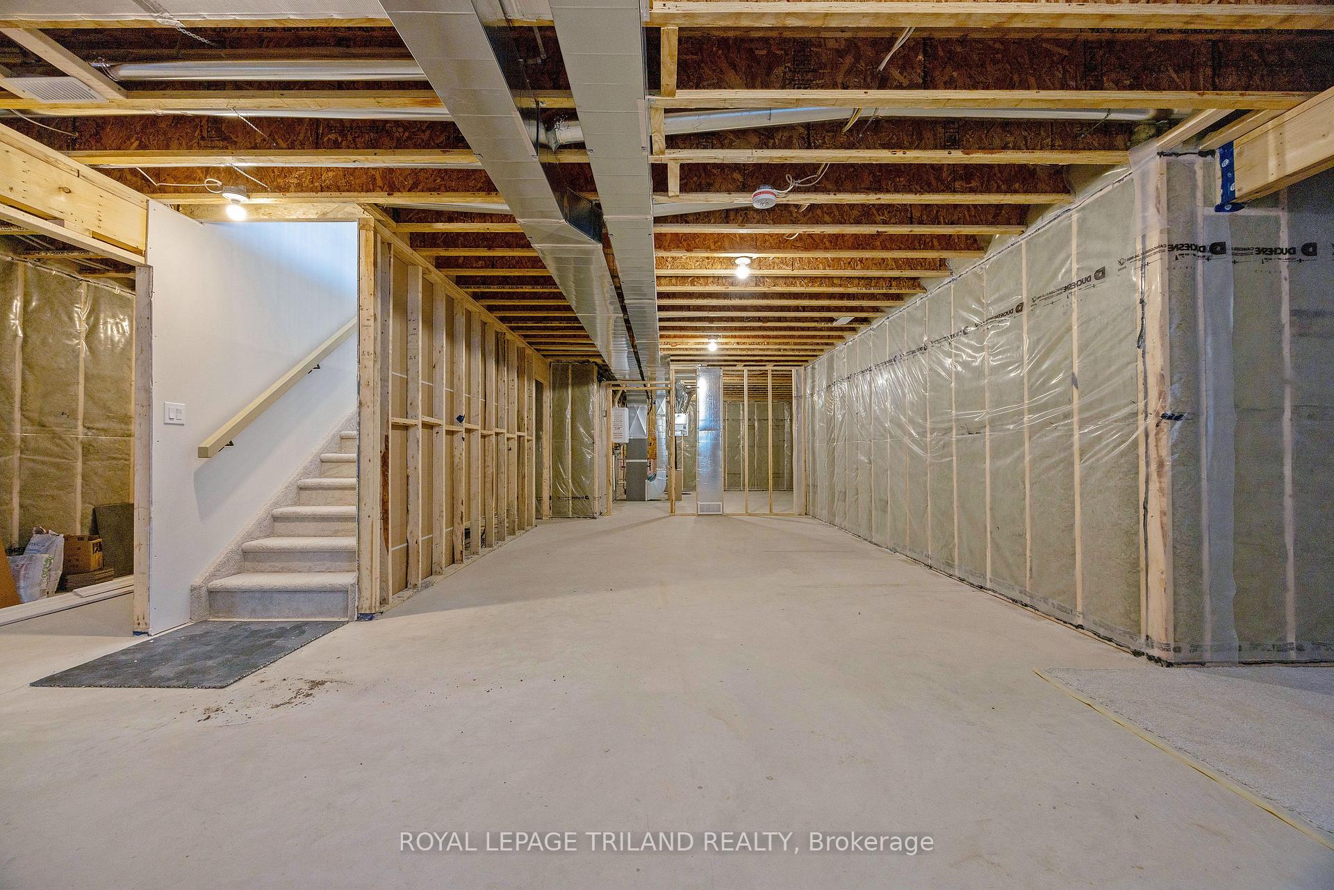 Photo 28 of 193 Catherine Street, North Middlesex, Parkhill — HOMEH