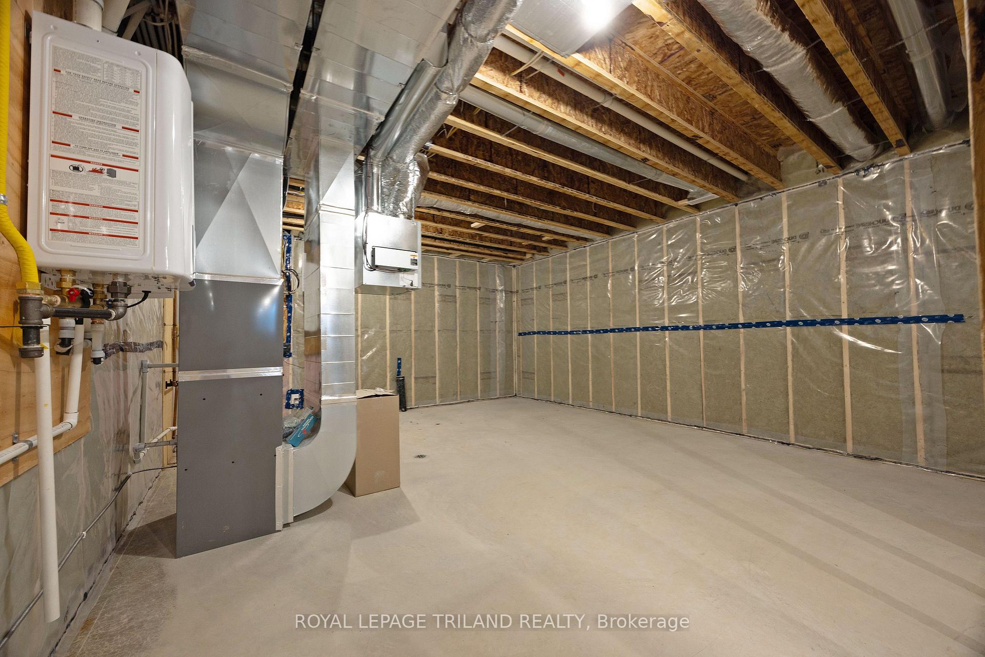 Photo 30 of 193 Catherine Street, North Middlesex, Parkhill — HOMEH