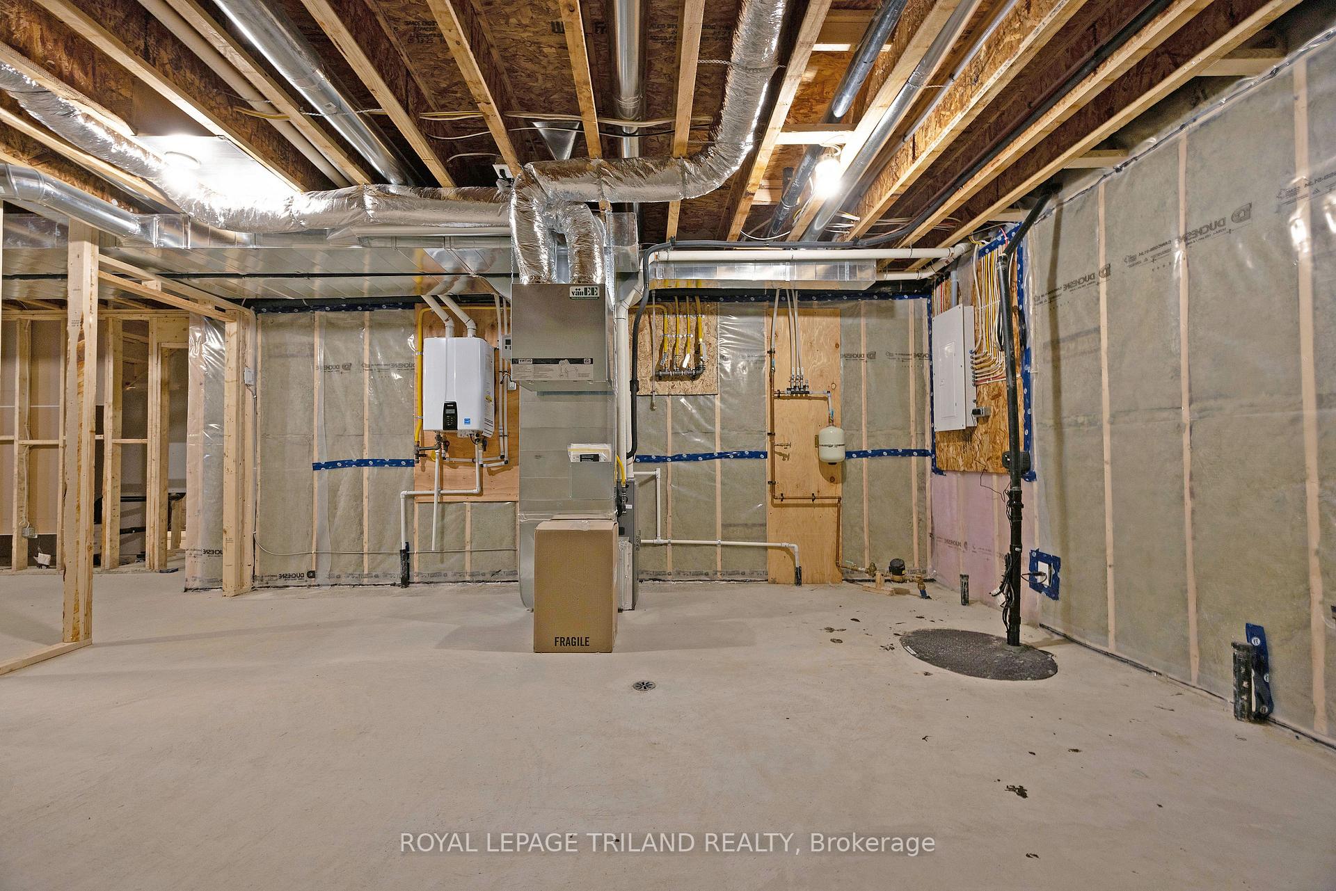 Photo 31 of 193 Catherine Street, North Middlesex, Parkhill — HOMEH