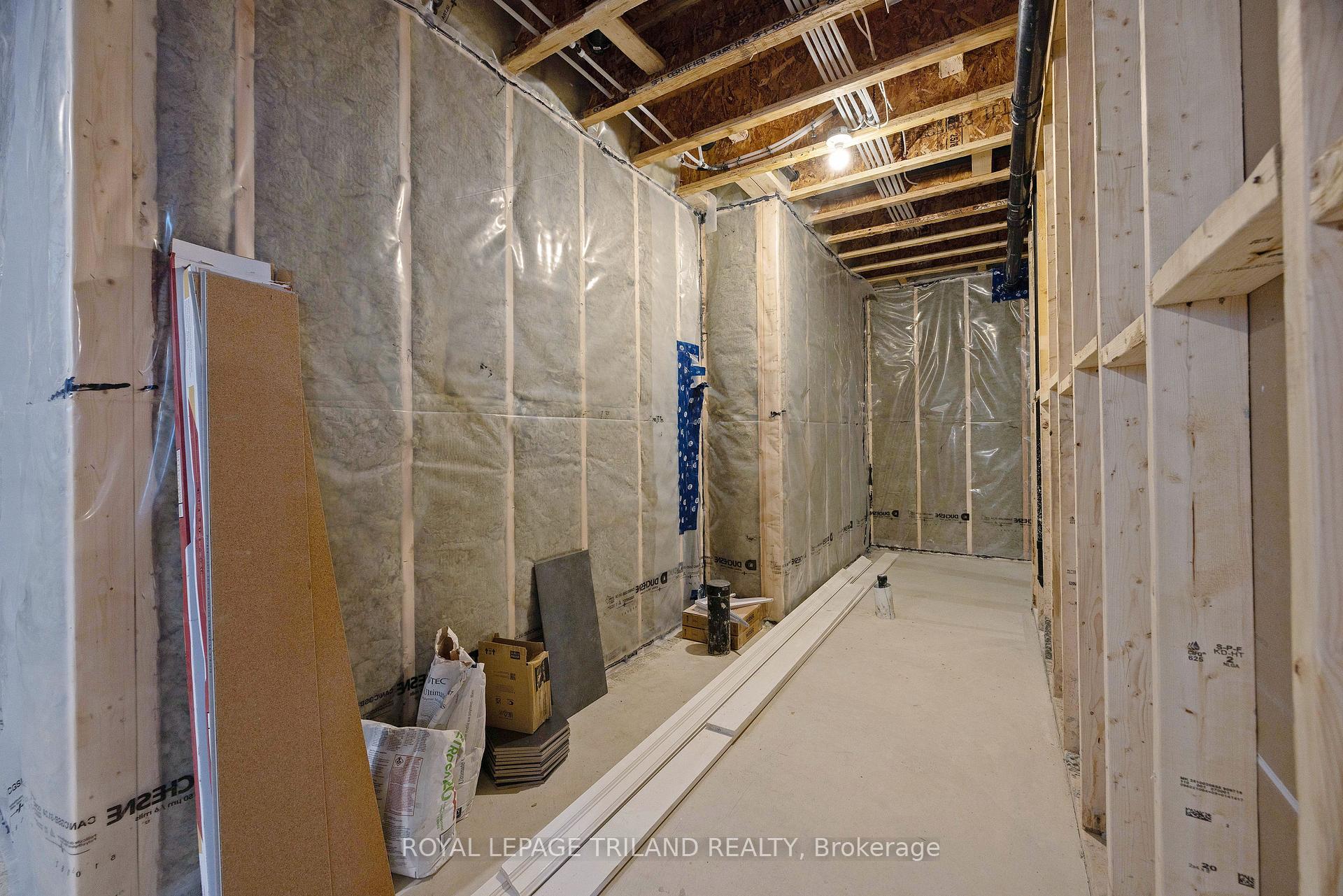 Photo 33 of 193 Catherine Street, North Middlesex, Parkhill — HOMEH