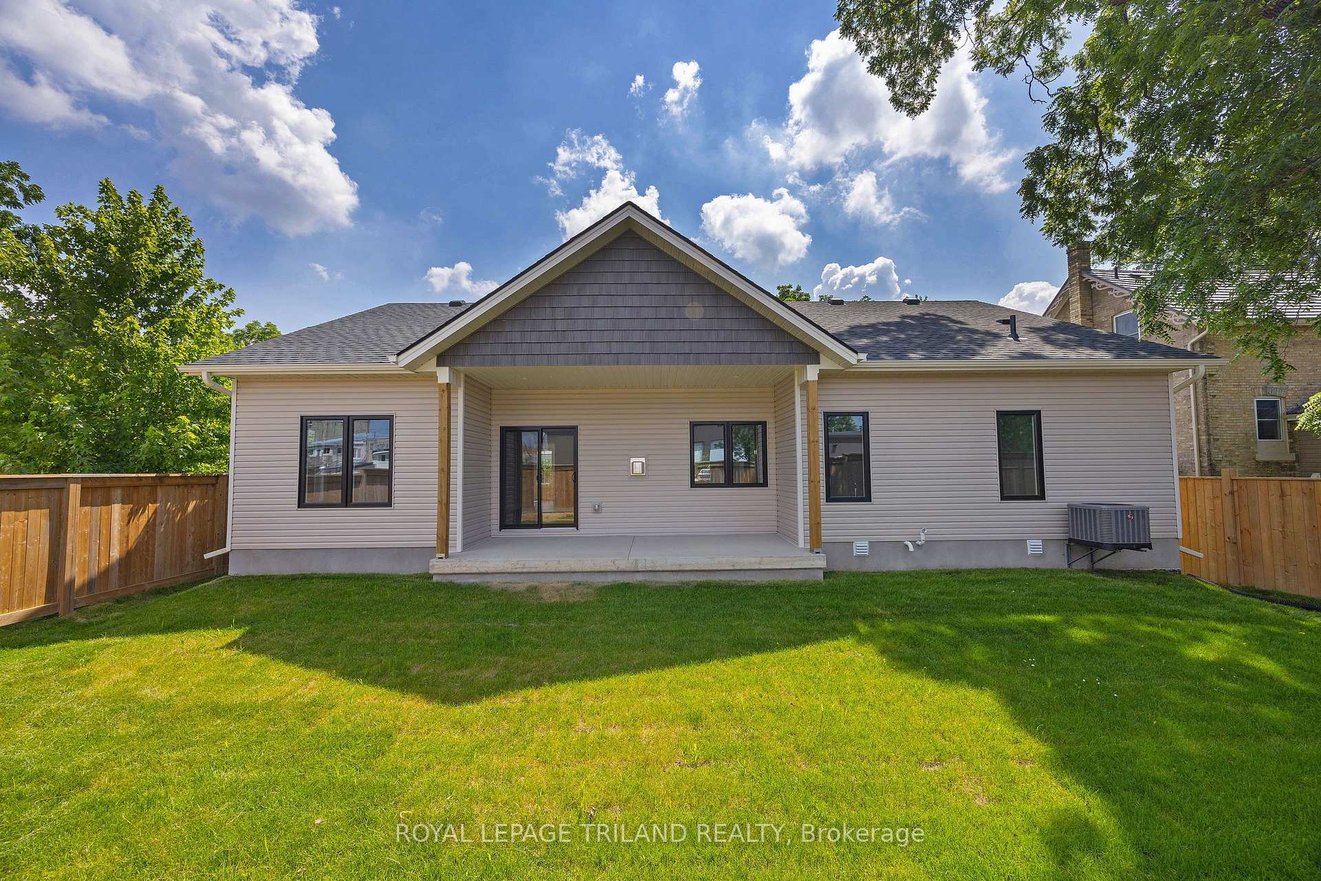 Photo 37 of 193 Catherine Street, North Middlesex, Parkhill — HOMEH