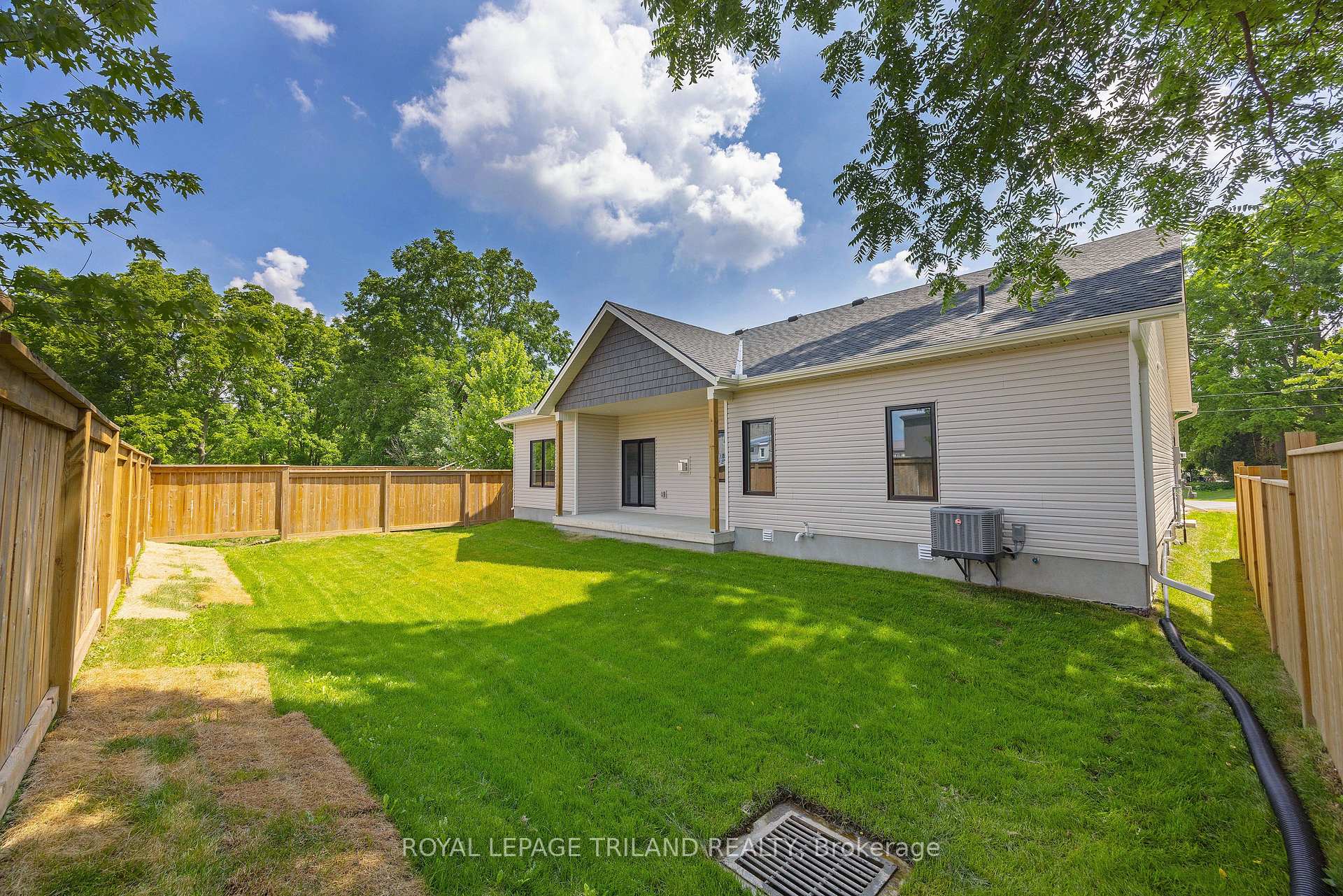Photo 38 of 193 Catherine Street, North Middlesex, Parkhill — HOMEH