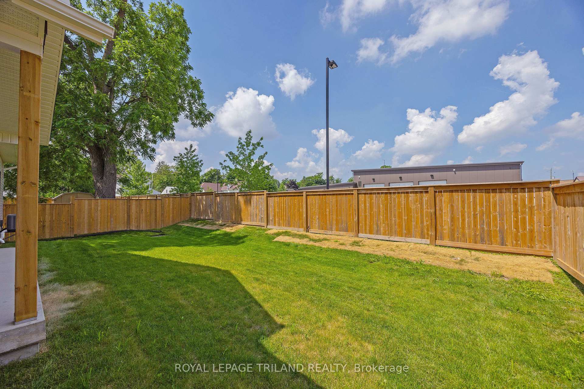 Photo 40 of 193 Catherine Street, North Middlesex, Parkhill — HOMEH