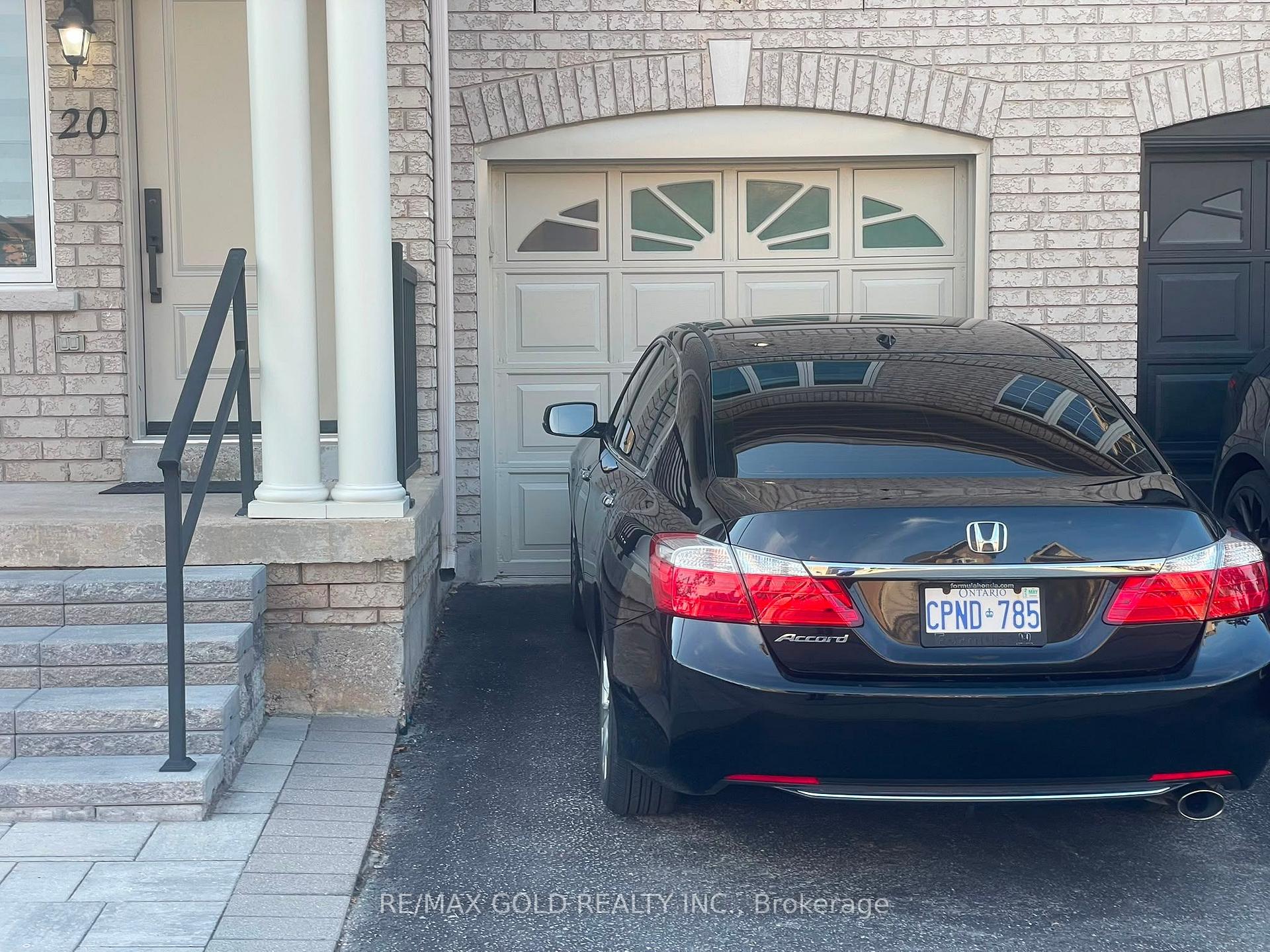 Photo 3 of 20 Kincaid Lane, Markham, Middlefield — HOMEH
