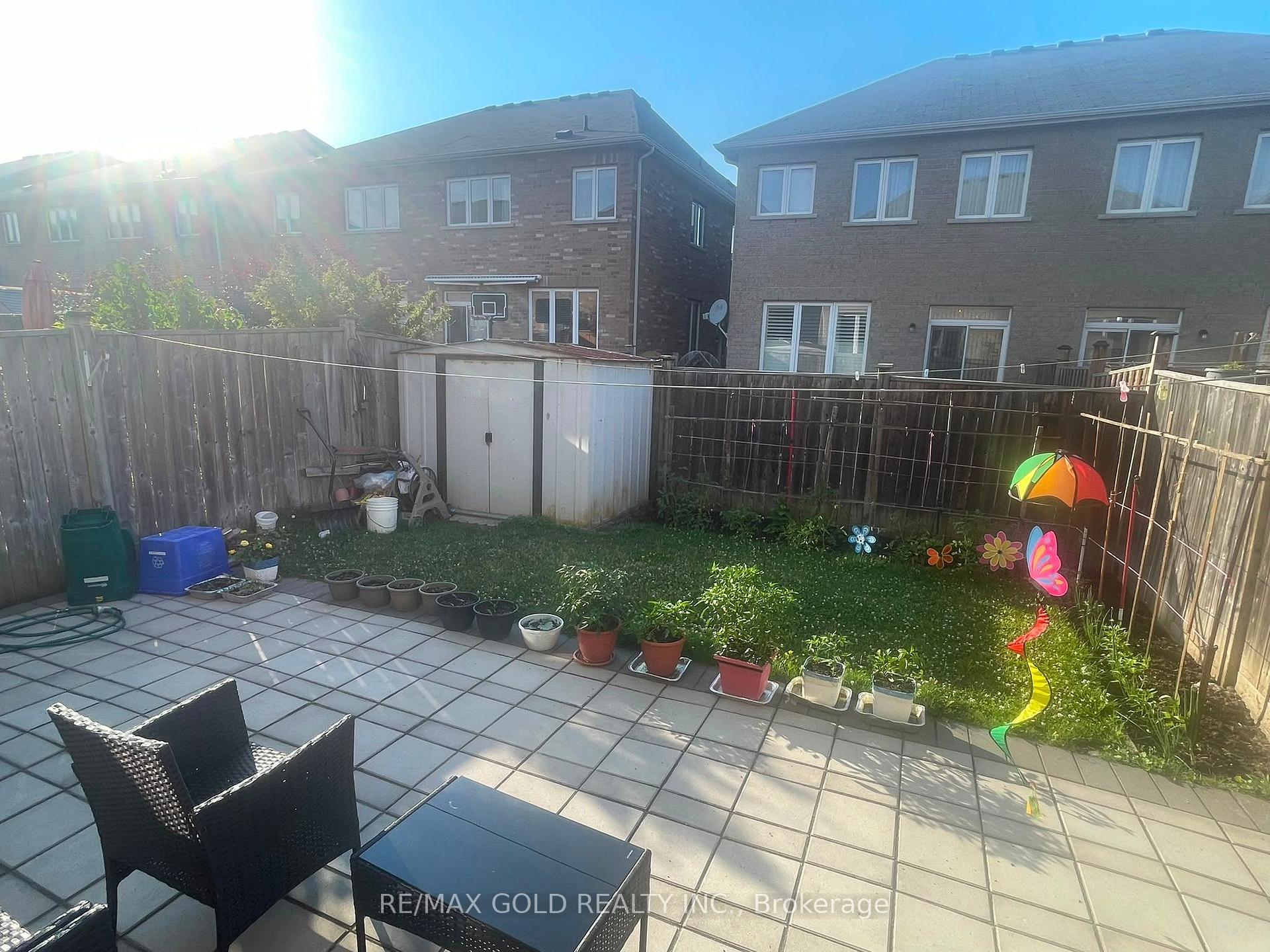 Photo 11 of 20 Kincaid Lane, Markham, Middlefield — HOMEH