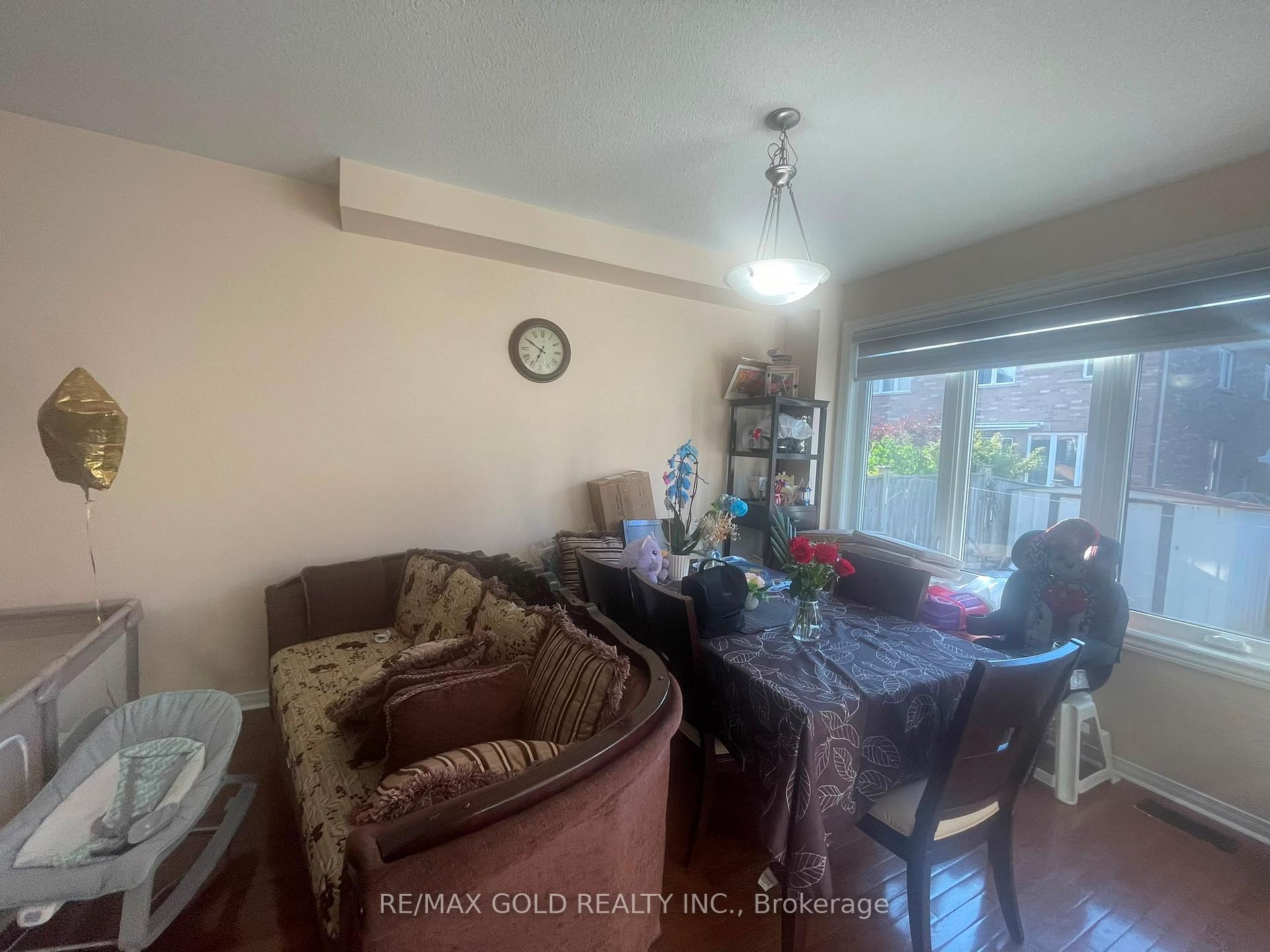 Photo 15 of 20 Kincaid Lane, Markham, Middlefield — HOMEH
