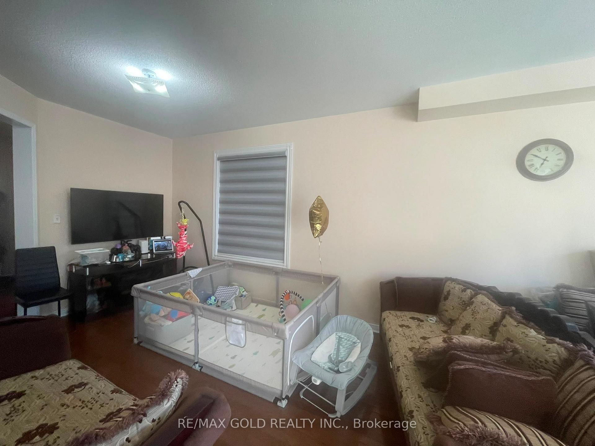 Photo 17 of 20 Kincaid Lane, Markham, Middlefield — HOMEH