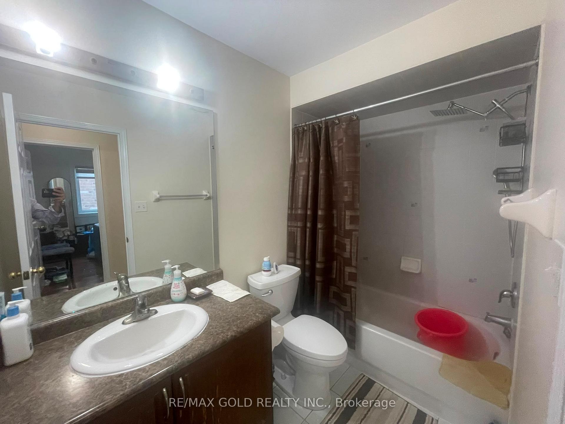 Photo 39 of 20 Kincaid Lane, Markham, Middlefield — HOMEH