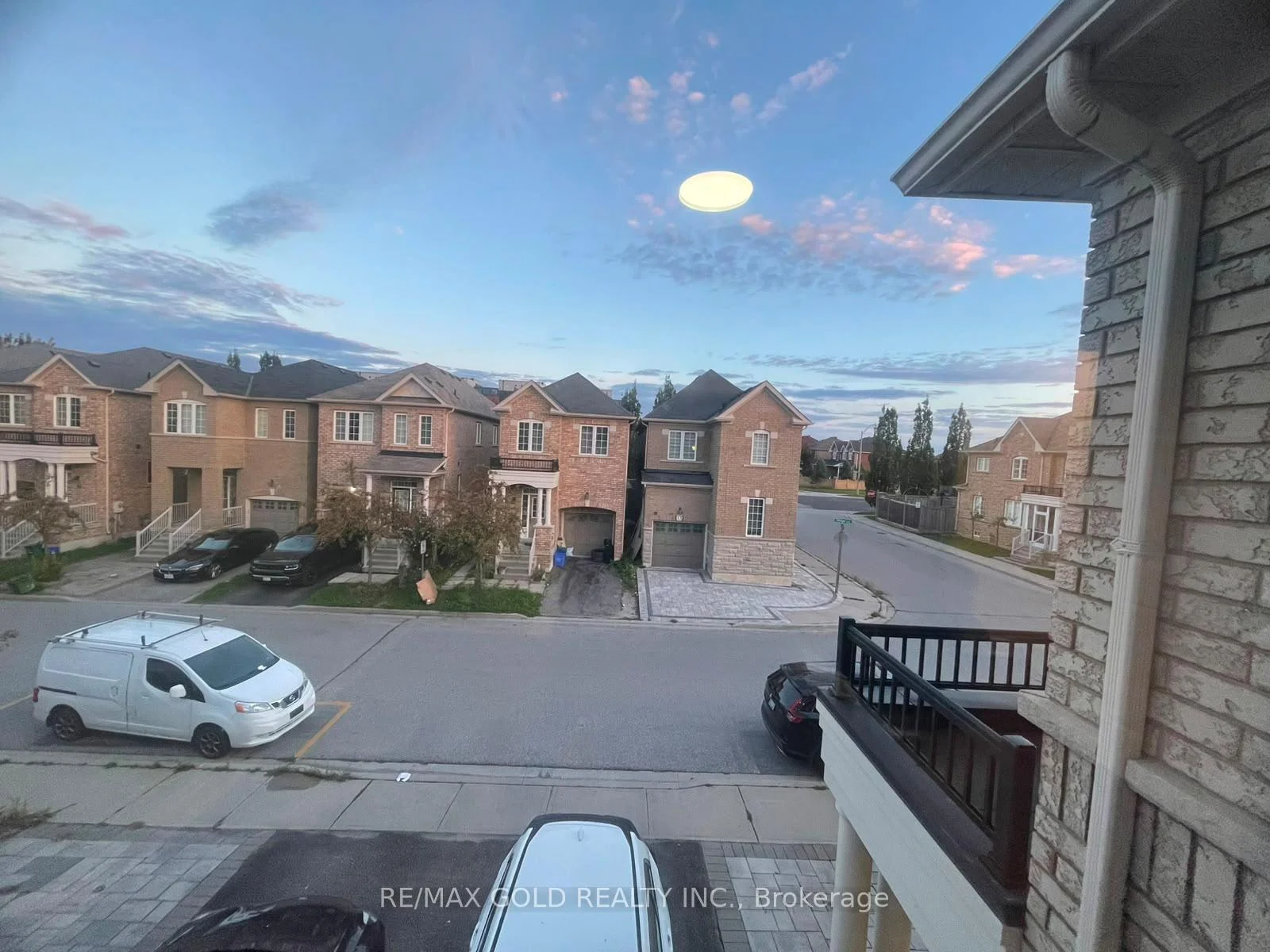 Photo 10 of 20 Kincaid Lane, Markham, Middlefield — HOMEH
