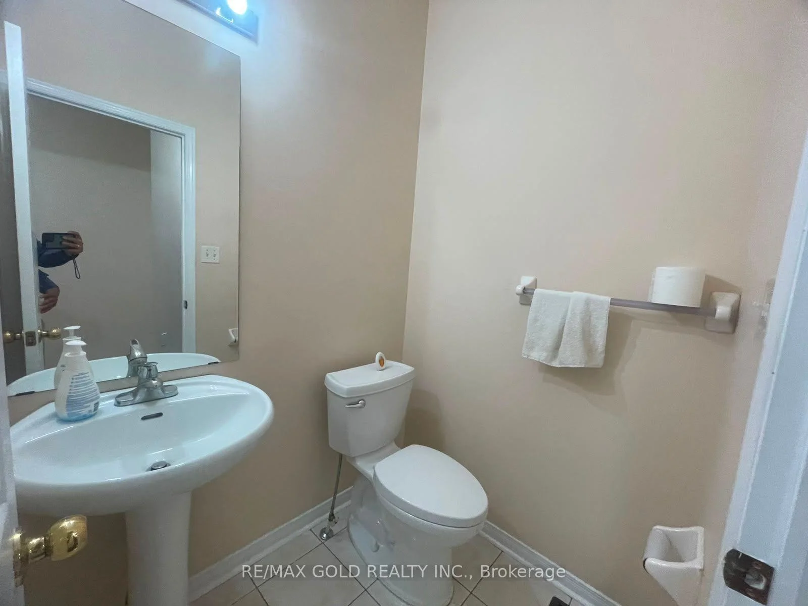 Photo 14 of 20 Kincaid Lane, Markham, Middlefield — HOMEH