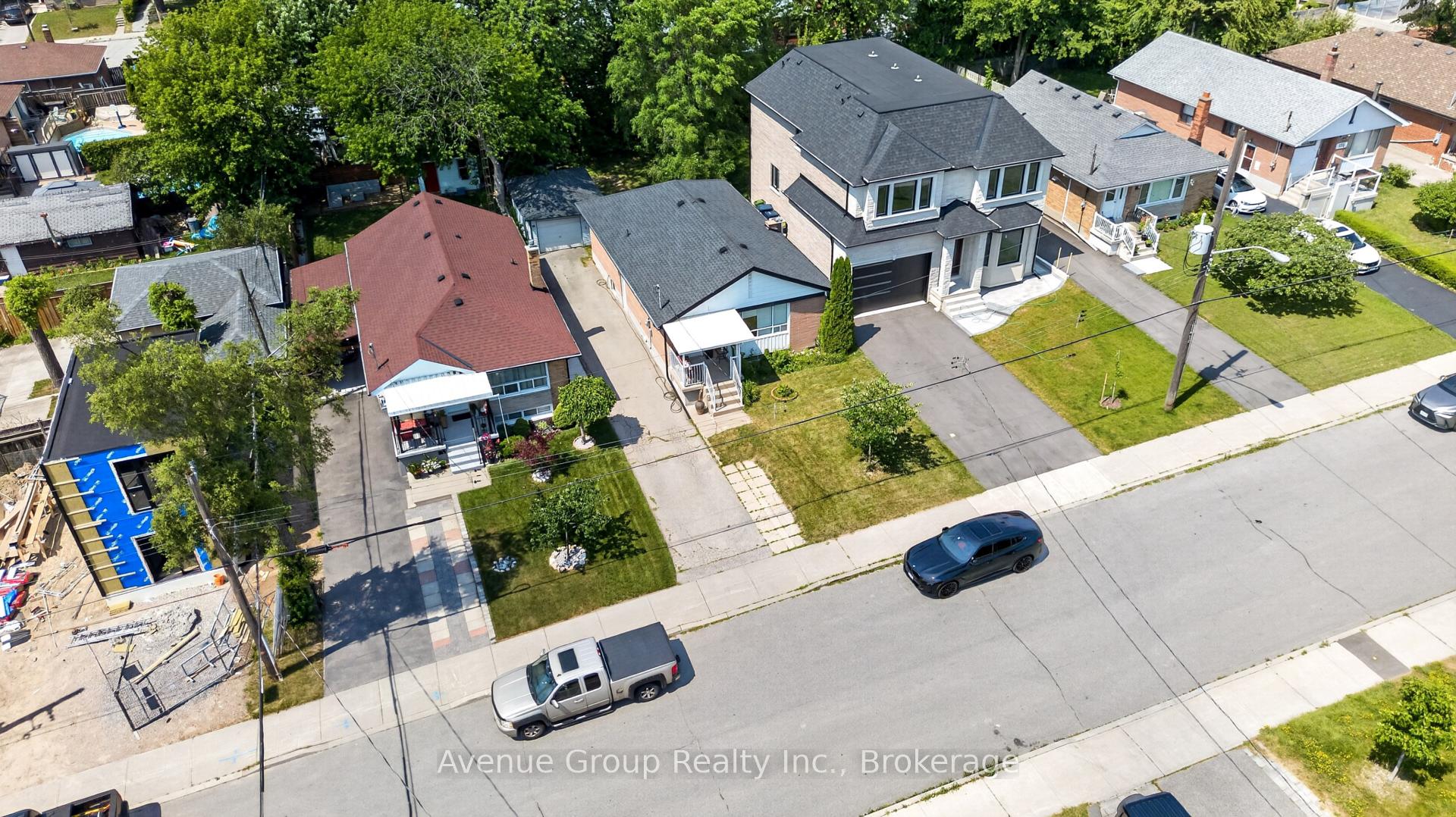 Photo 2 of 141 Budea Crescent, Scarborough, Wexford-Maryvale — HOMEH