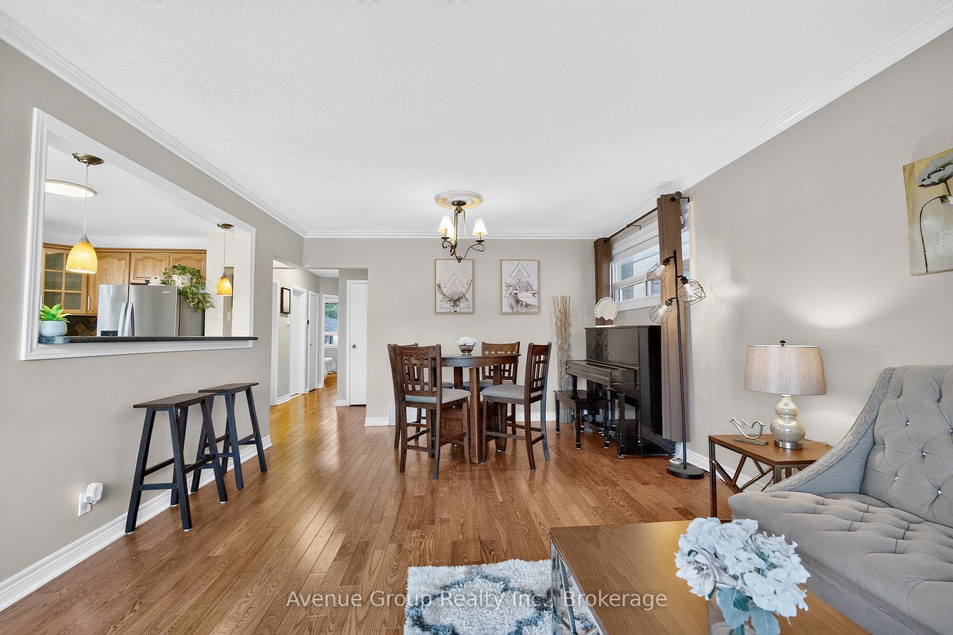 Photo 9 of 141 Budea Crescent, Scarborough, Wexford-Maryvale — HOMEH