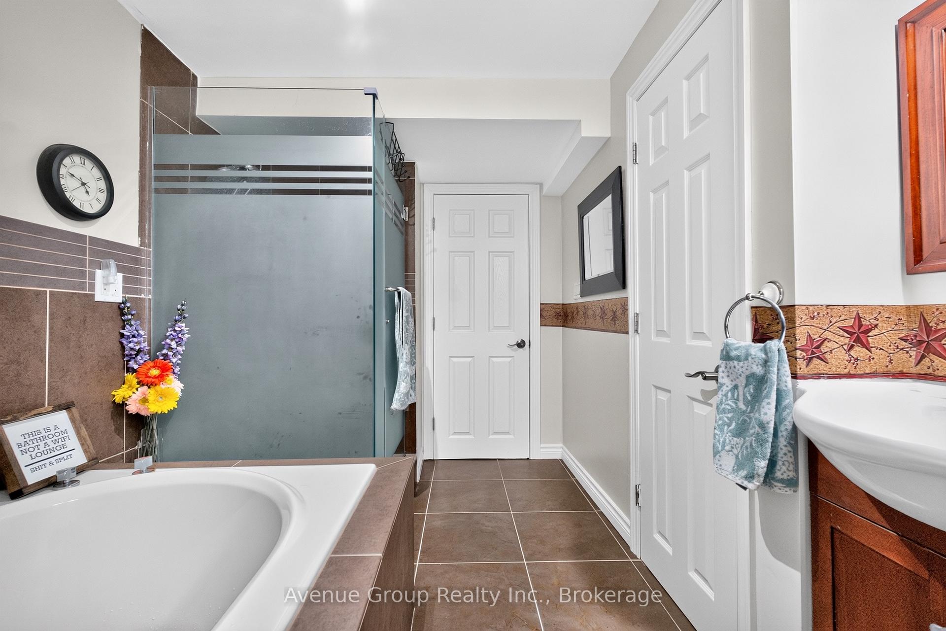 Photo 22 of 141 Budea Crescent, Scarborough, Wexford-Maryvale — HOMEH