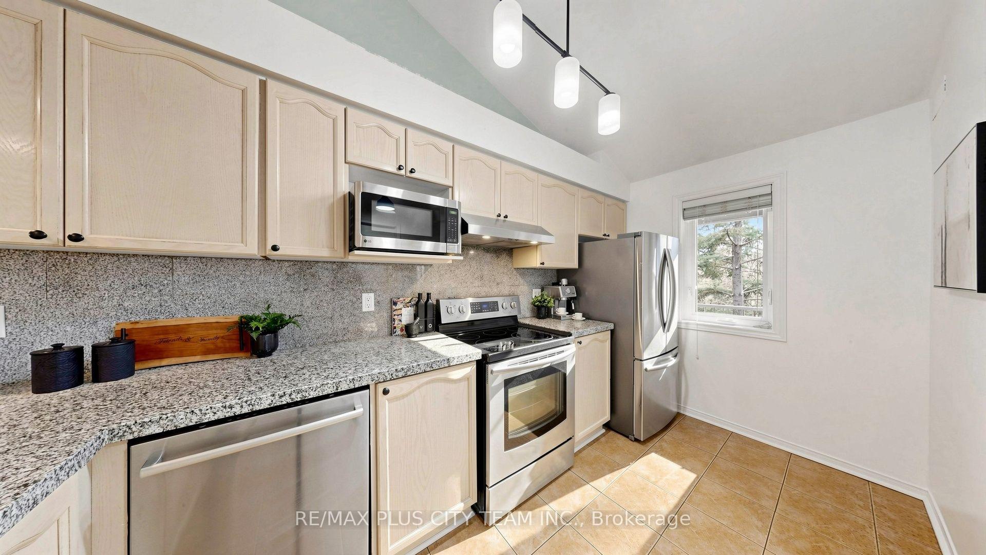 Photo 7 of Unit 111, 55 Bristol Road E, Mississauga, Hurontario — HOMEH