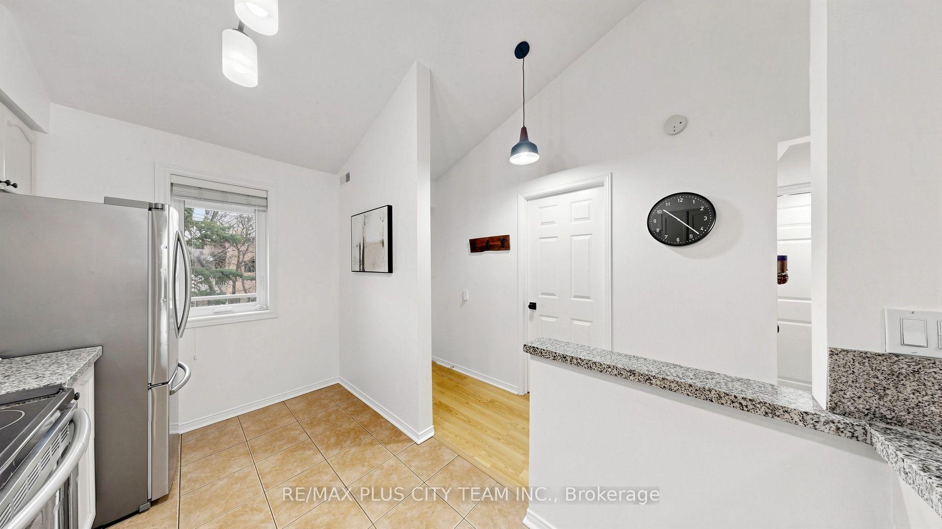 Photo 9 of Unit 111, 55 Bristol Road E, Mississauga, Hurontario — HOMEH