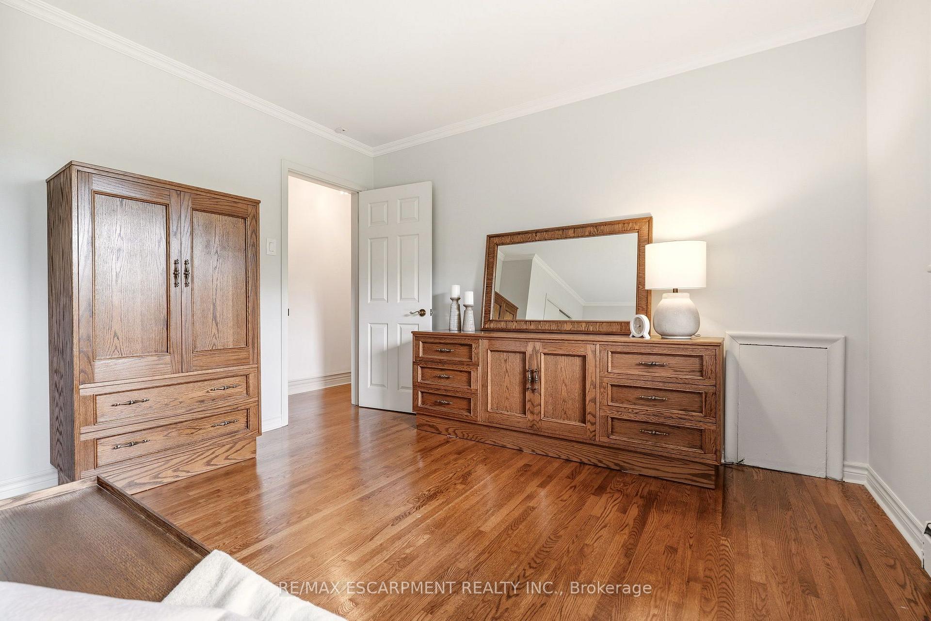 Photo 24 of 27 Brentwood Drive, Hamilton, Stoney Creek — HOMEH