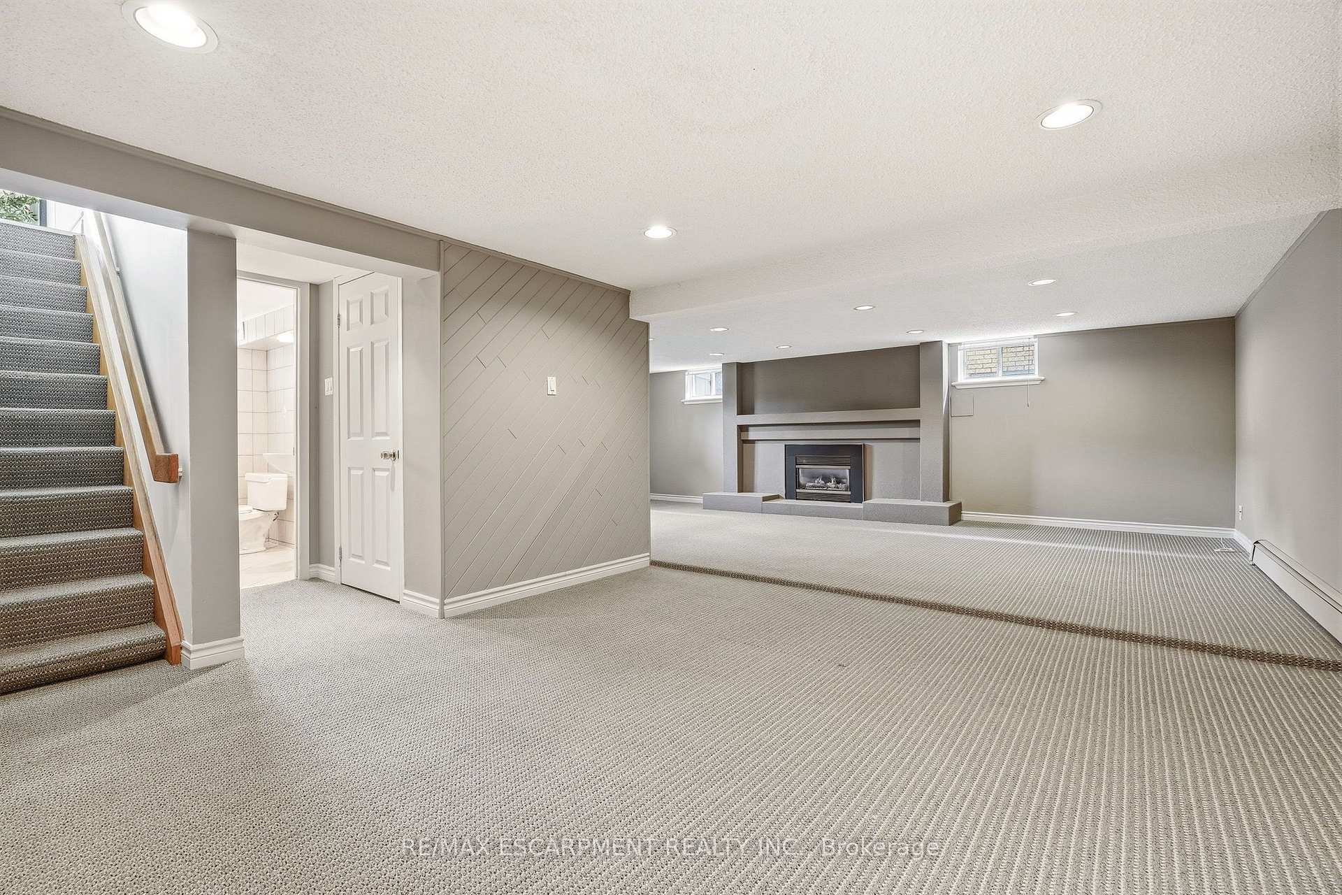 Photo 30 of 27 Brentwood Drive, Hamilton, Stoney Creek — HOMEH