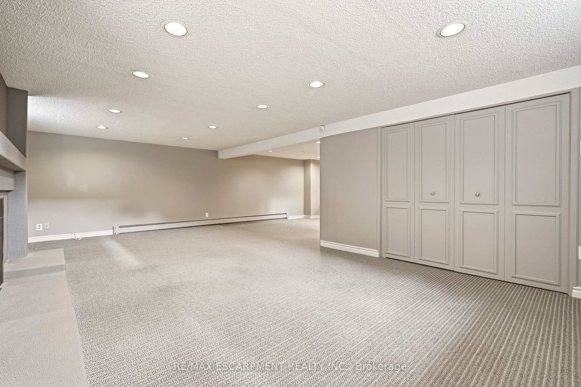 Photo 35 of 27 Brentwood Drive, Hamilton, Stoney Creek — HOMEH