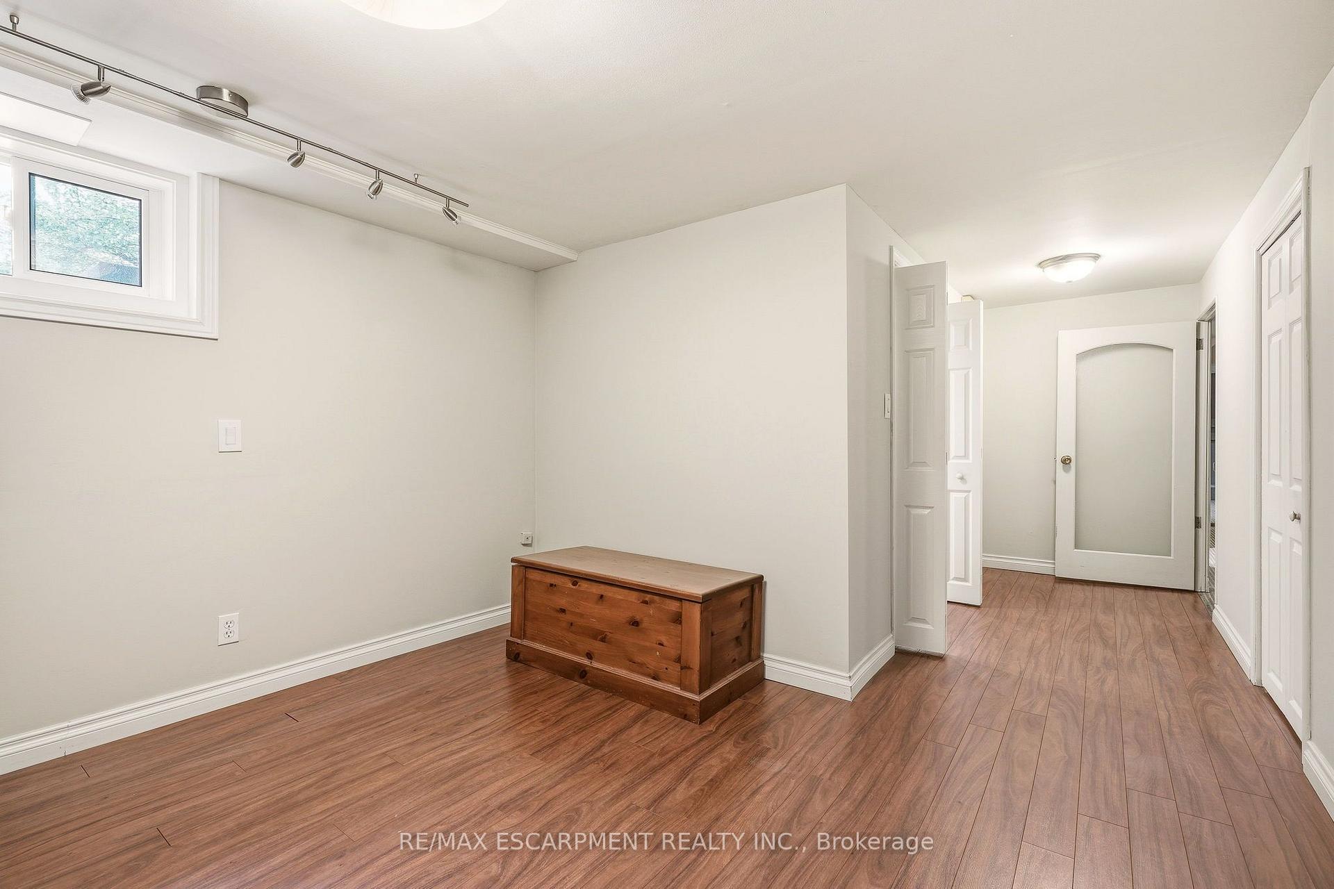 Photo 38 of 27 Brentwood Drive, Hamilton, Stoney Creek — HOMEH