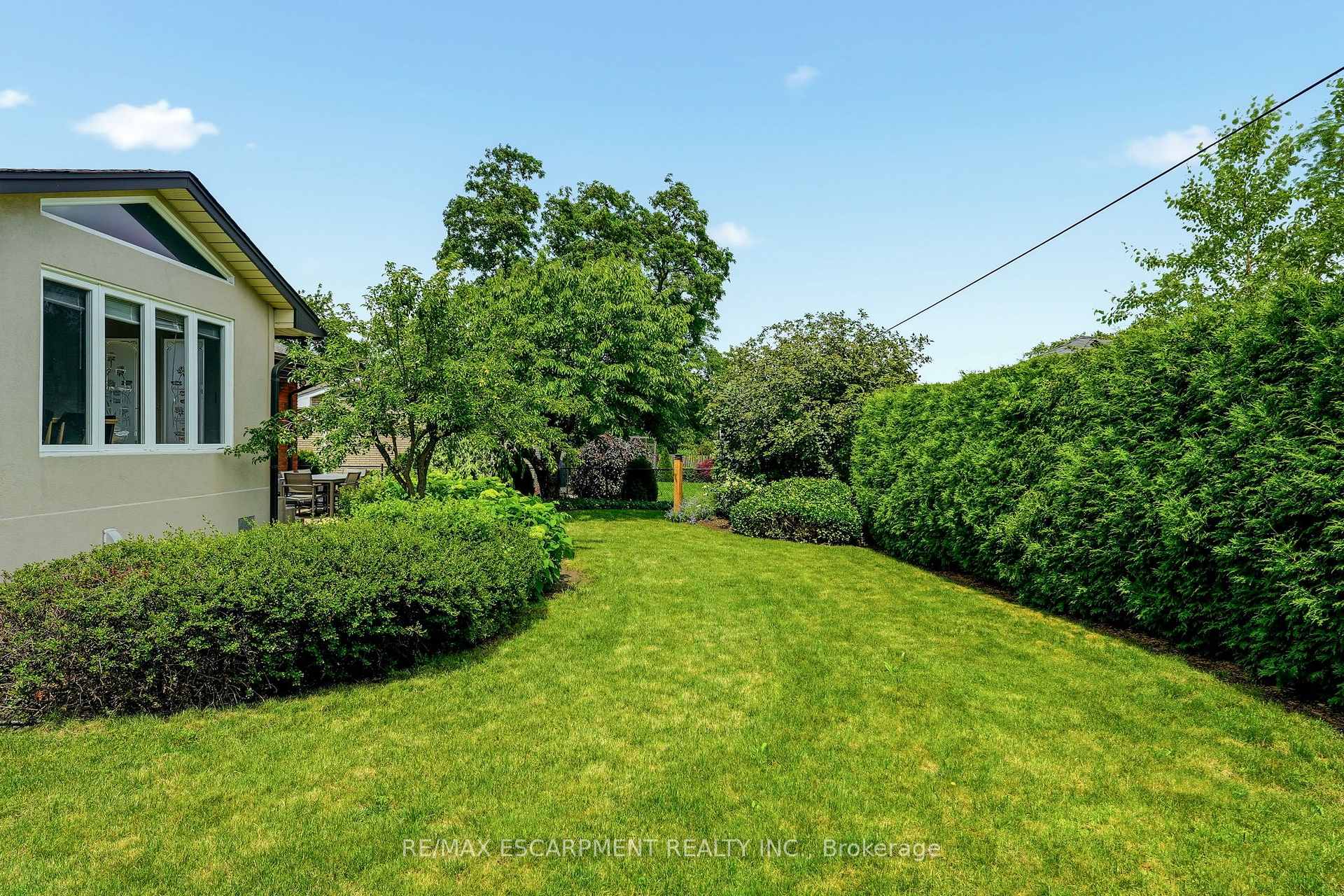 Photo 42 of 27 Brentwood Drive, Hamilton, Stoney Creek — HOMEH