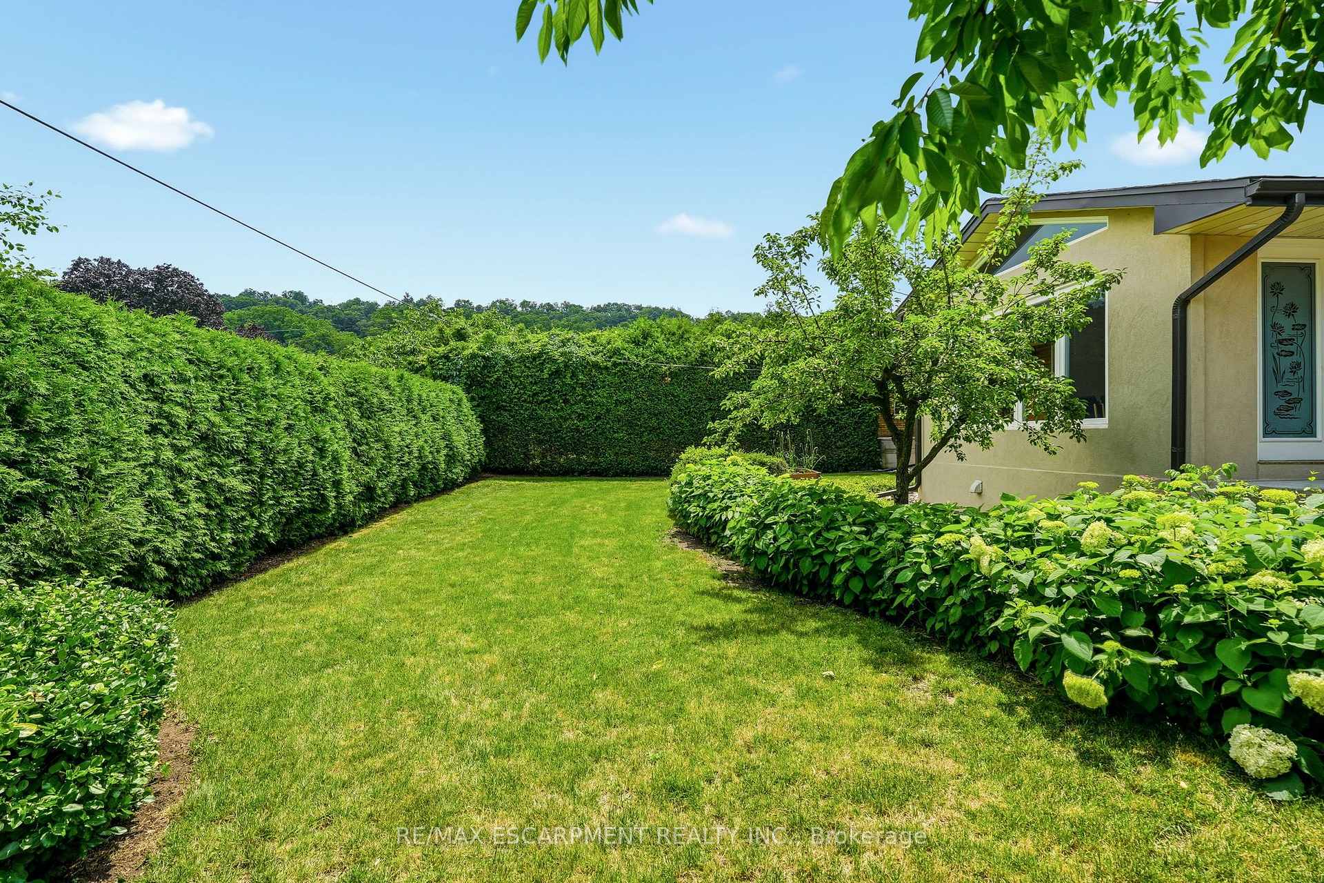 Photo 44 of 27 Brentwood Drive, Hamilton, Stoney Creek — HOMEH