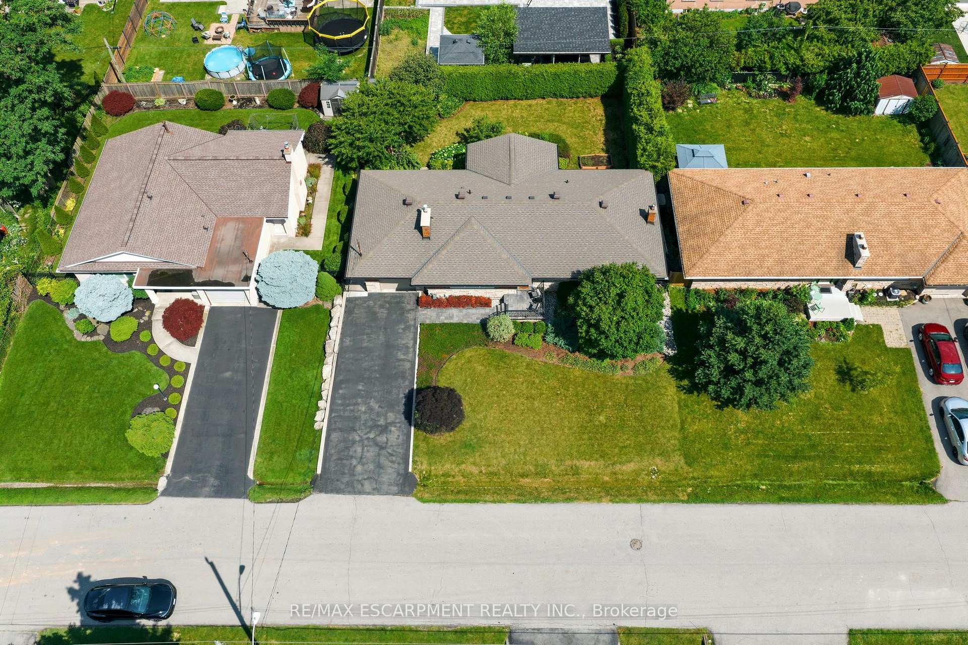 Photo 48 of 27 Brentwood Drive, Hamilton, Stoney Creek — HOMEH