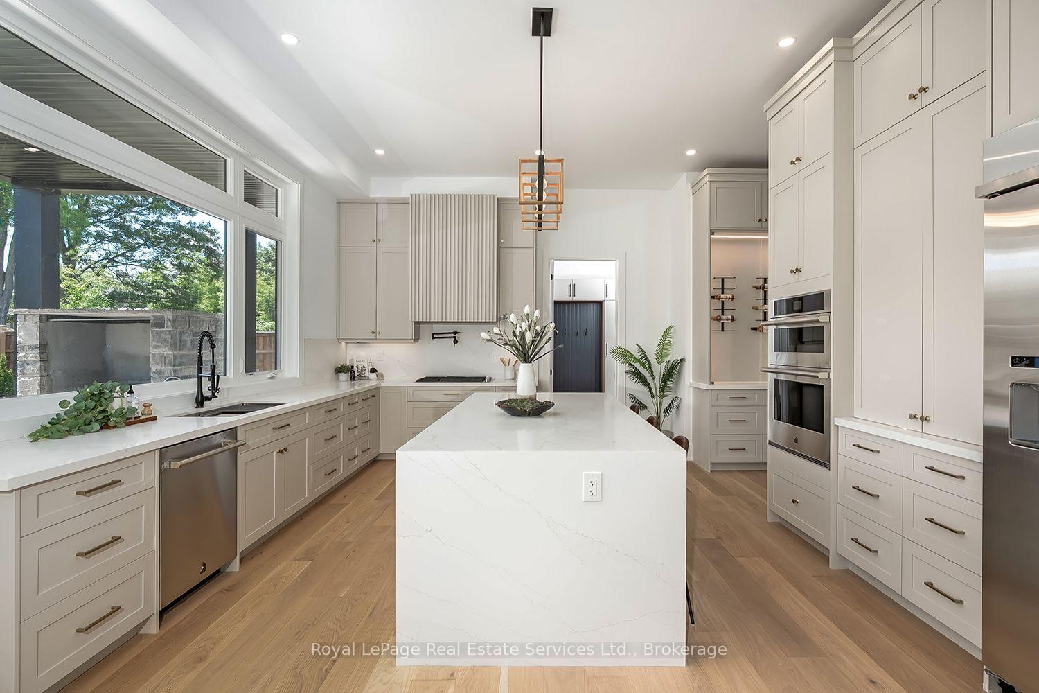 Photo 16 of 310 Tuck Drive, Burlington, Shoreacres — HOMEH