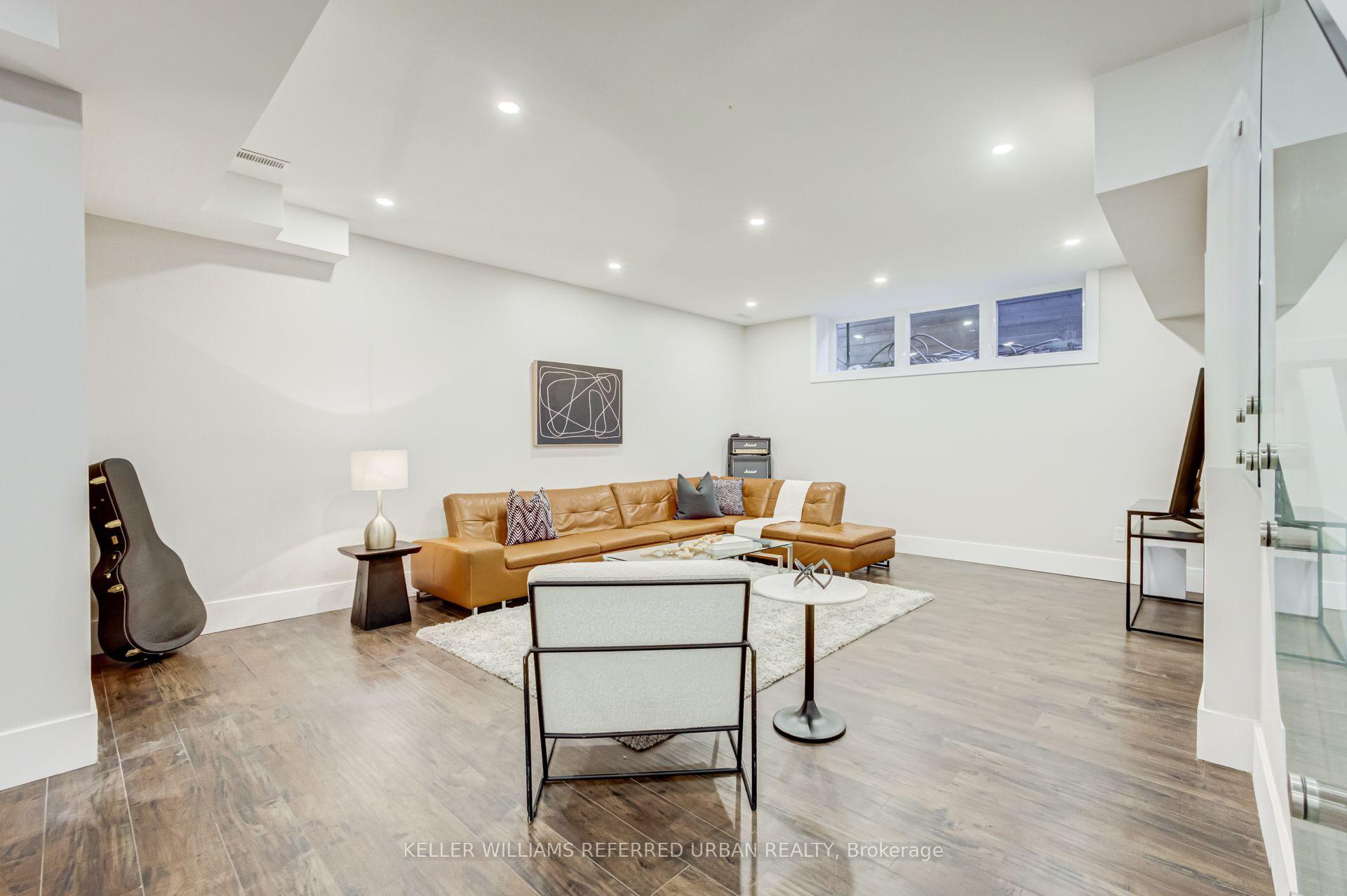 Photo 43 of 57 Ambleside Avenue, Etobicoke, Stonegate-Queensway — HOMEH