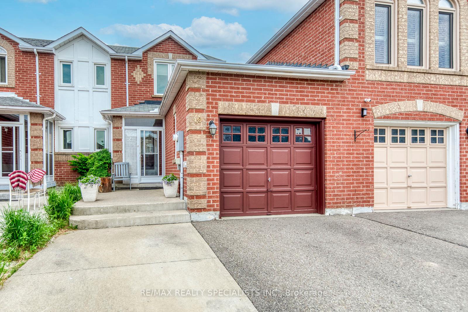 Photo 2 of 40 Mannel Crescent, Brampton, Fletcher's West — HOMEH