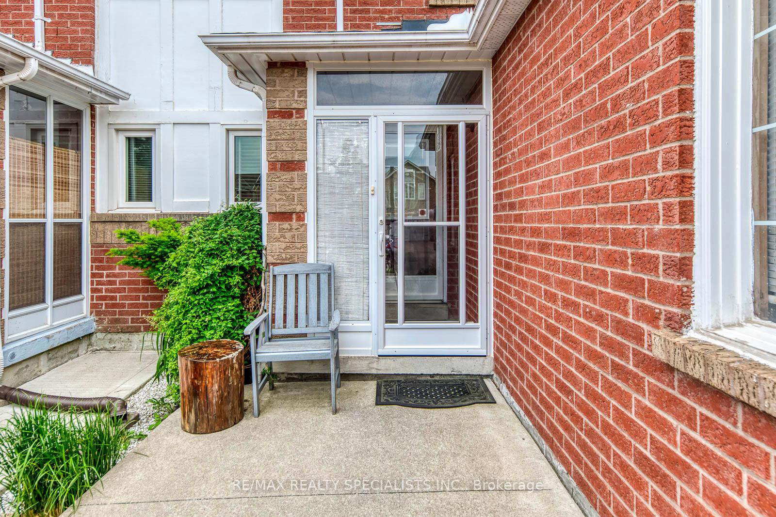 Photo 3 of 40 Mannel Crescent, Brampton, Fletcher's West — HOMEH