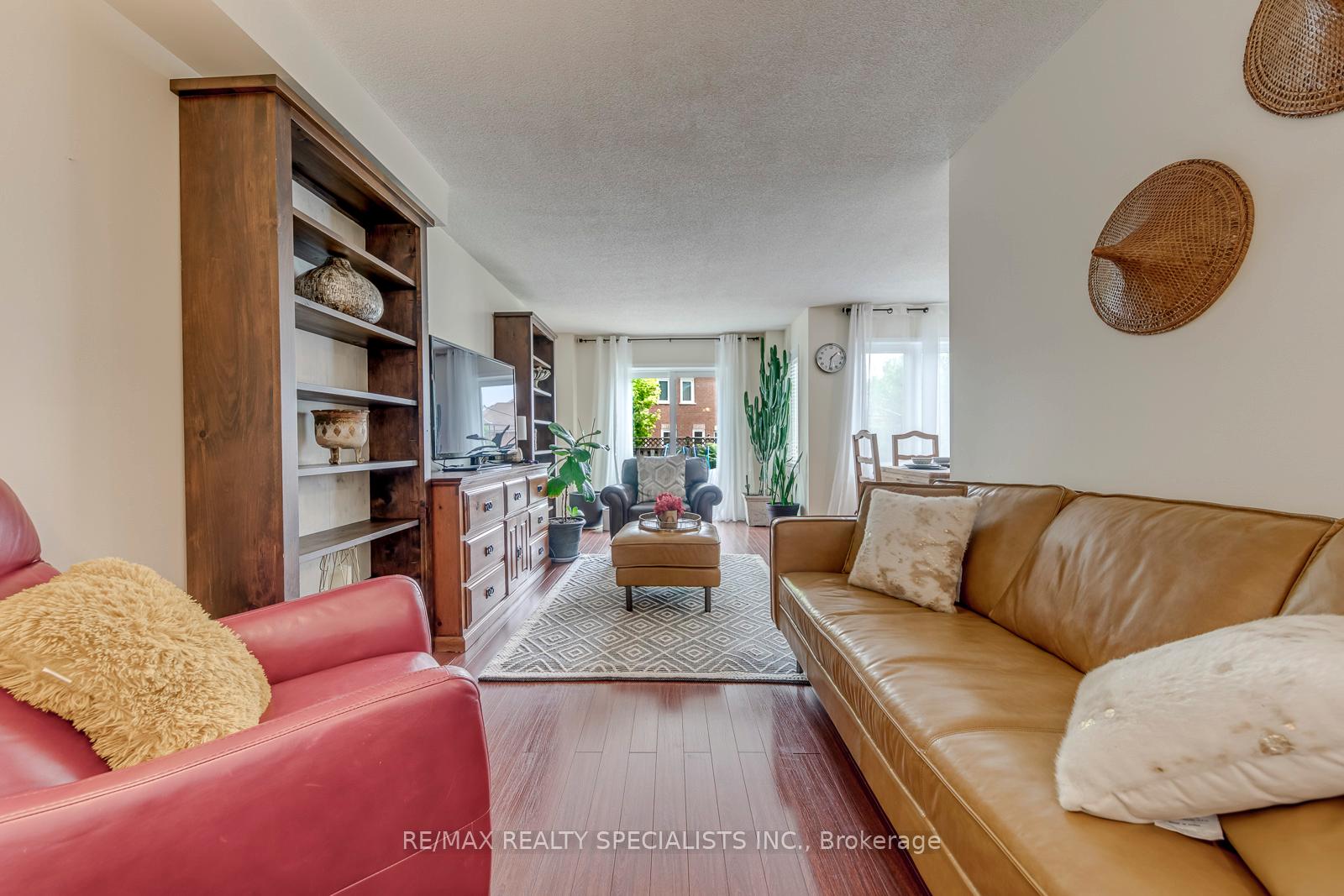 Photo 6 of 40 Mannel Crescent, Brampton, Fletcher's West — HOMEH
