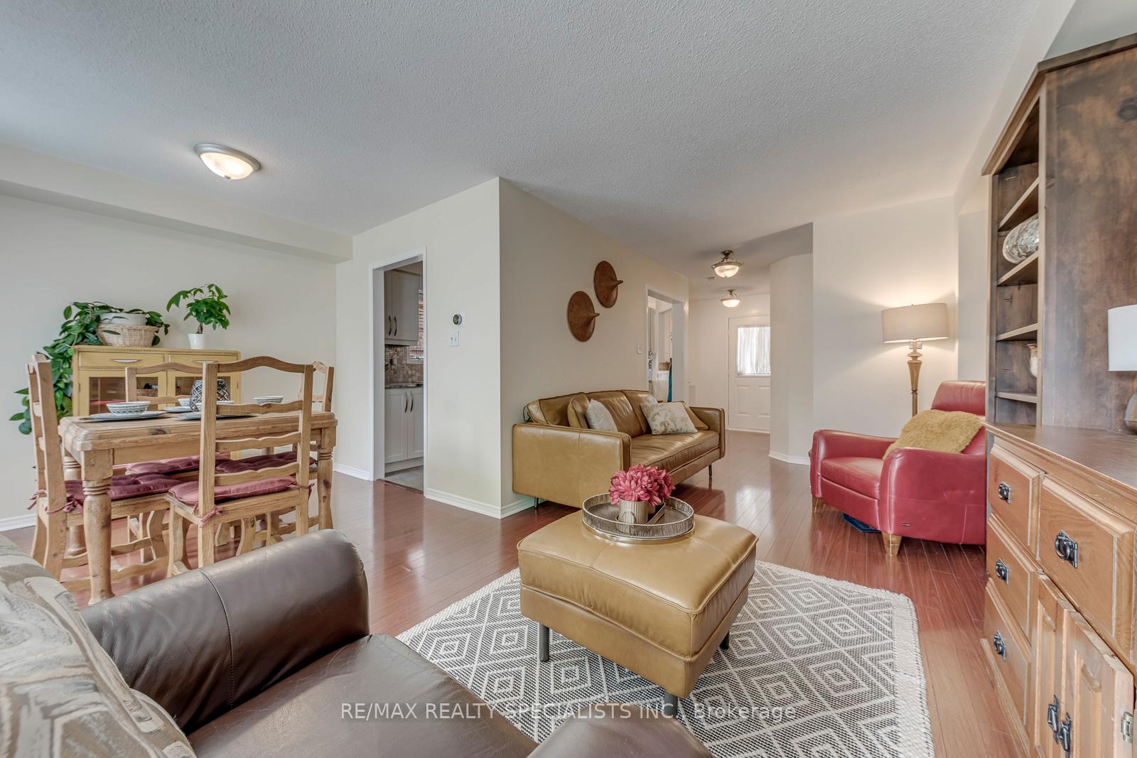 Photo 10 of 40 Mannel Crescent, Brampton, Fletcher's West — HOMEH