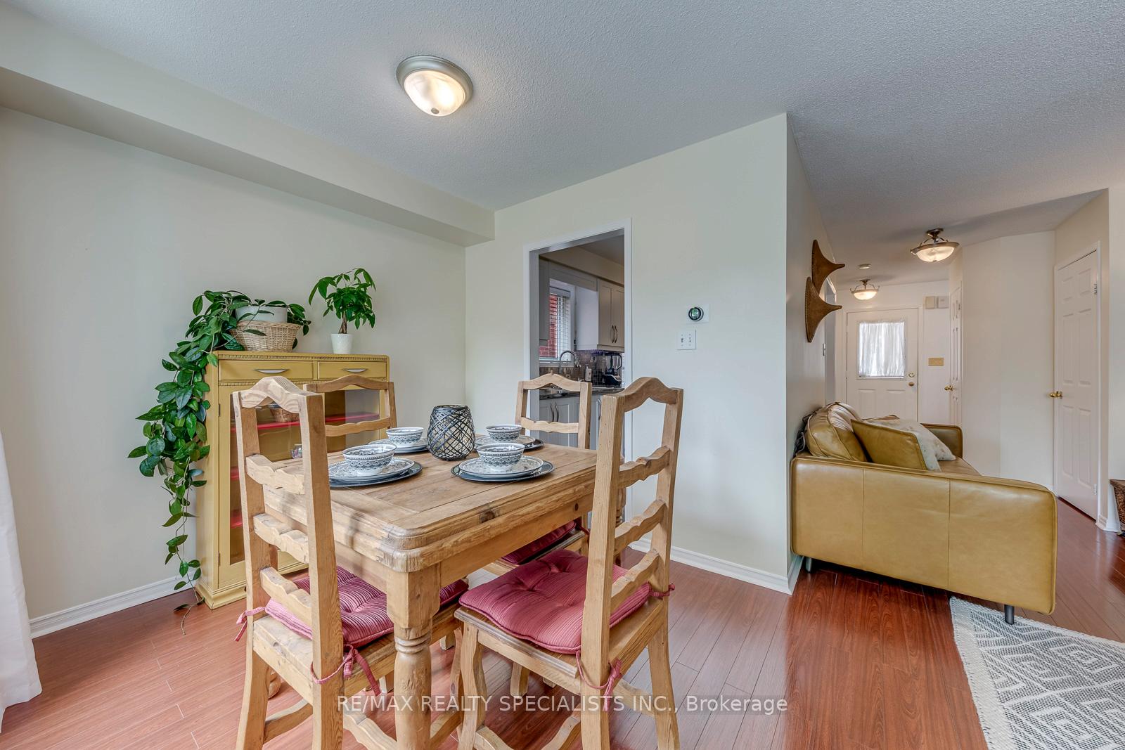 Photo 14 of 40 Mannel Crescent, Brampton, Fletcher's West — HOMEH