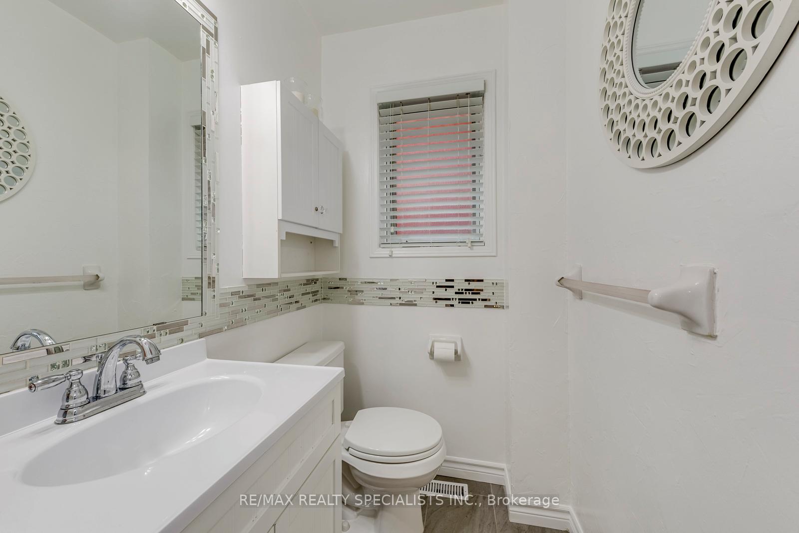 Photo 20 of 40 Mannel Crescent, Brampton, Fletcher's West — HOMEH